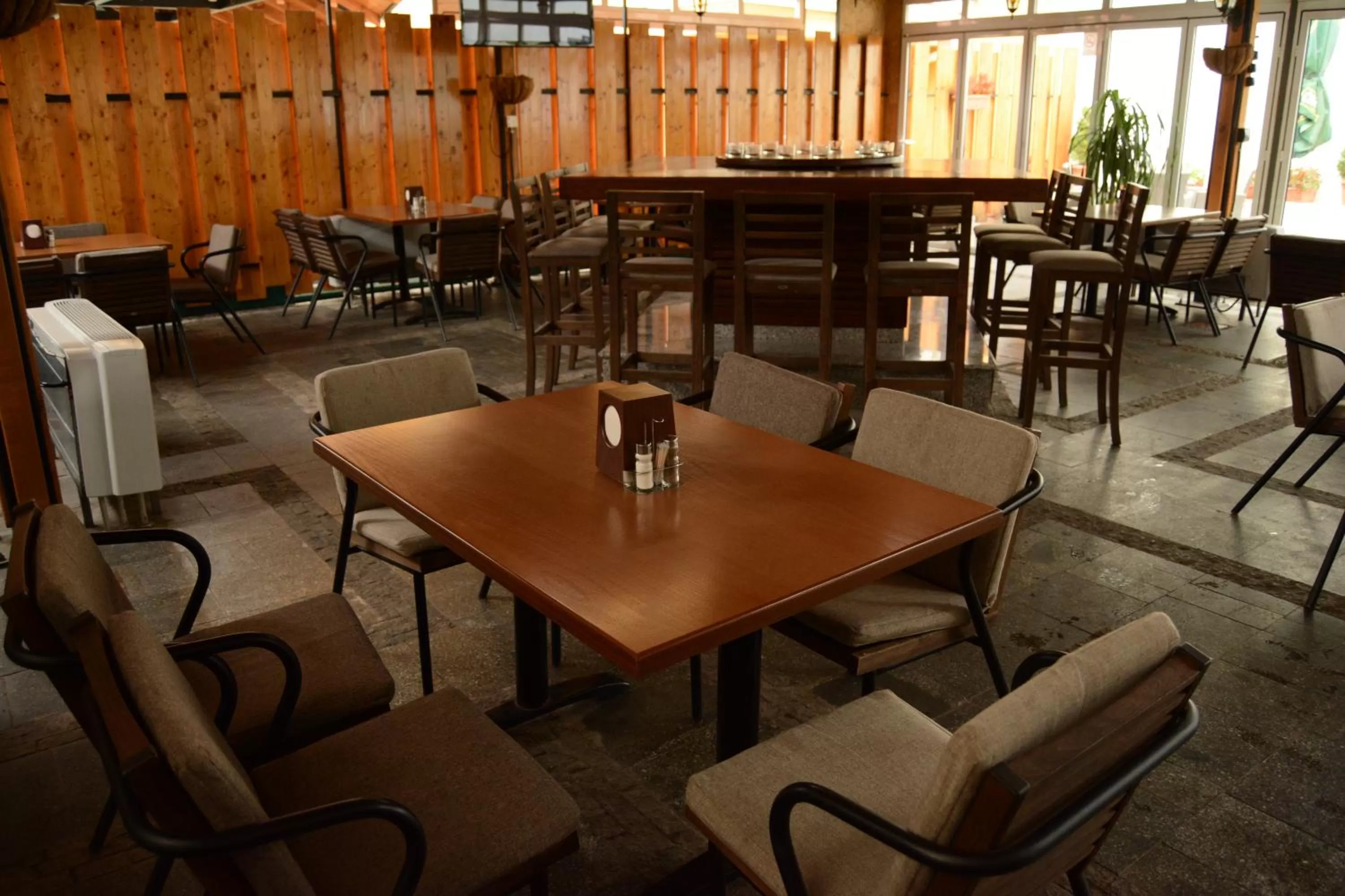 Day, Restaurant/Places to Eat in Hotel Treff