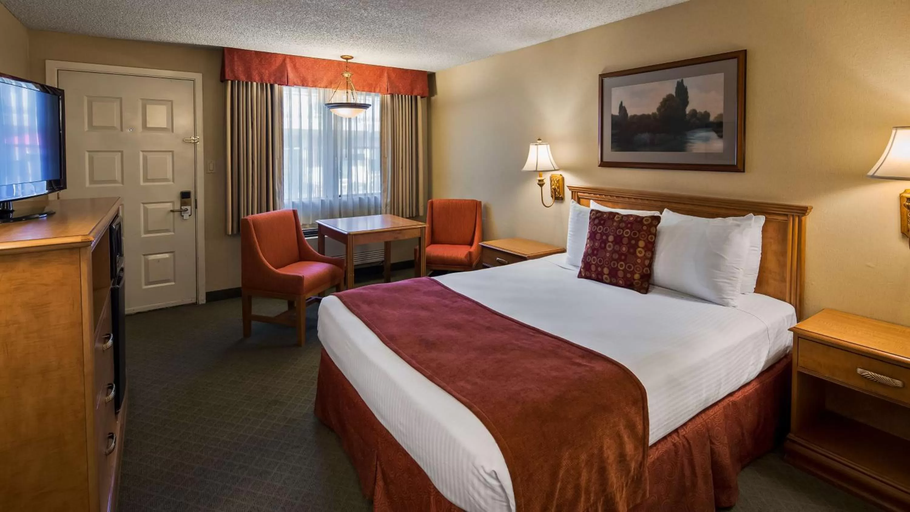 Queen Room - Non-Smoking in Best Western Shadow Inn