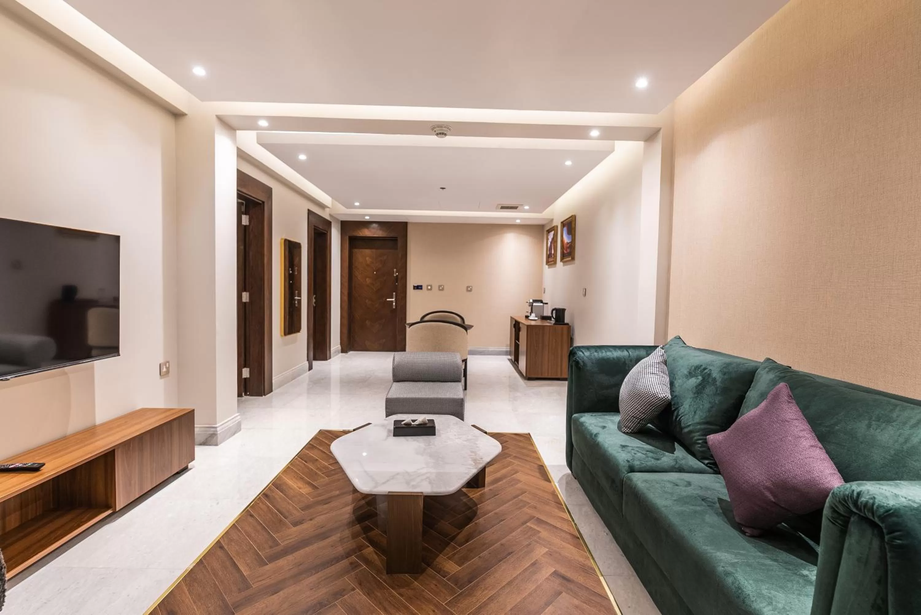 TV and multimedia in Tura Residence Olaya - ترى للشقق المخدومة العليا