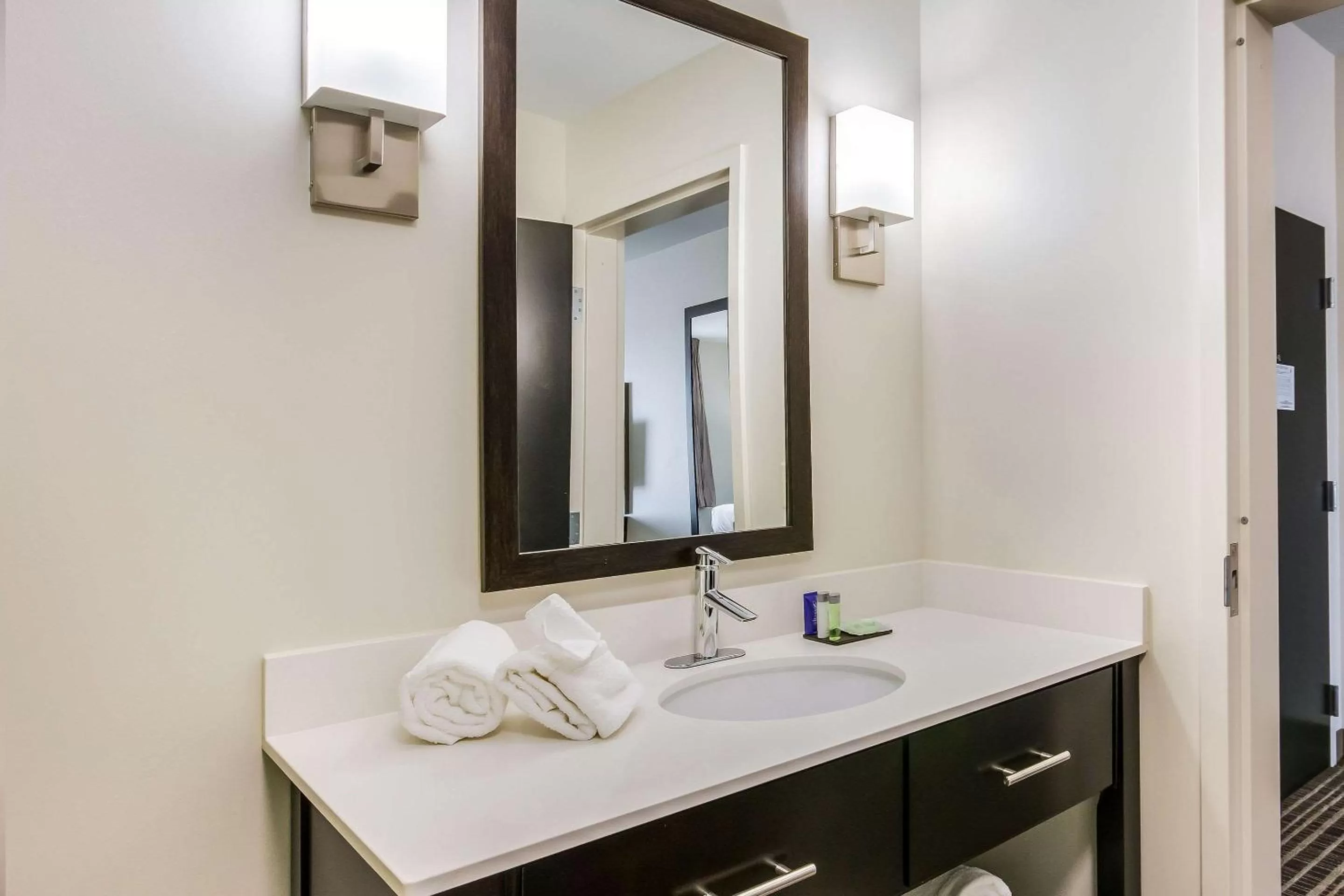 Bathroom in Sleep Inn & Suites Yukon Oklahoma City