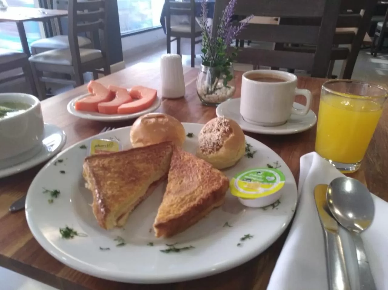 American breakfast in Hotel San Francisco de Asís