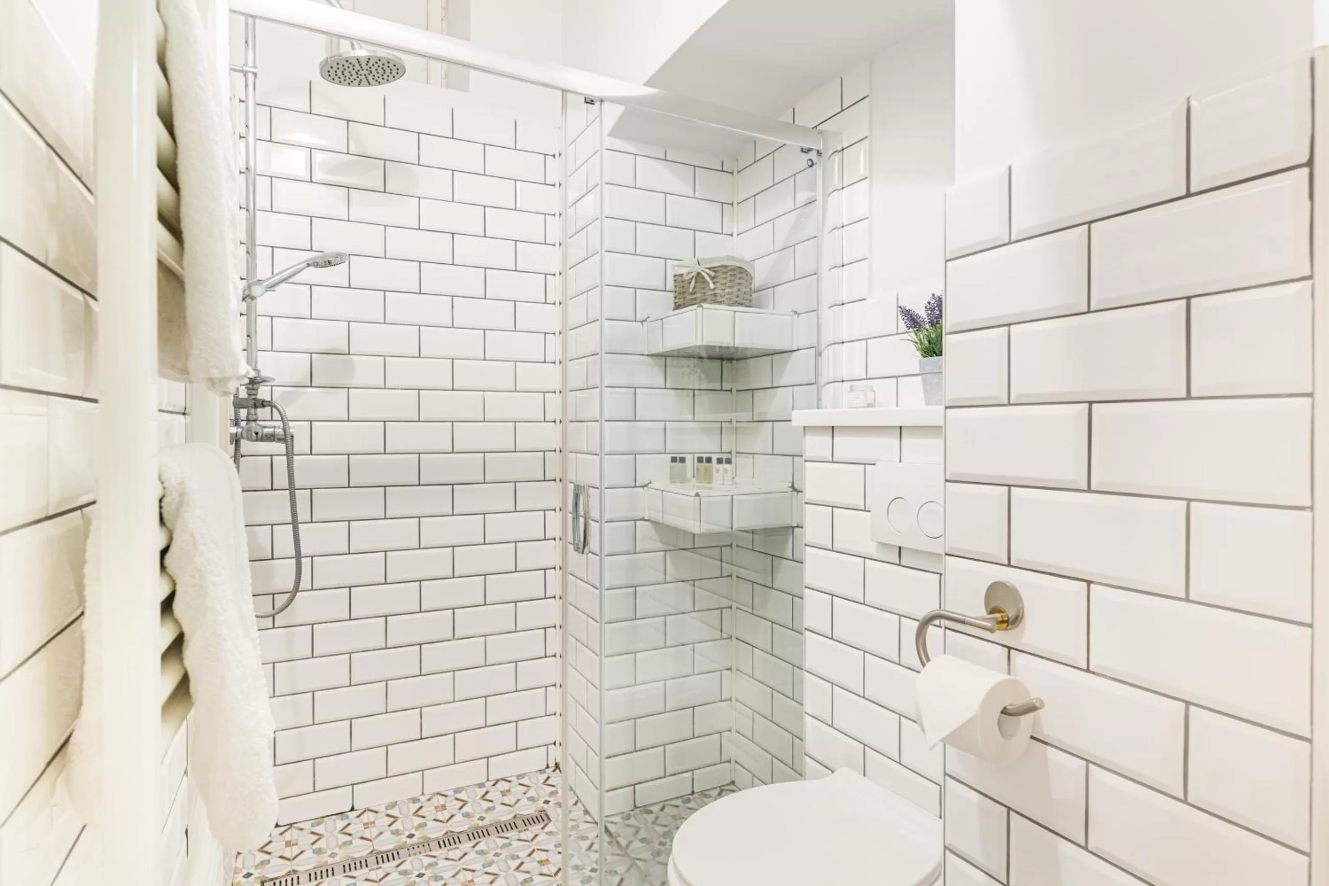 Bathroom in ALBERT RESIDENCE with PARKING