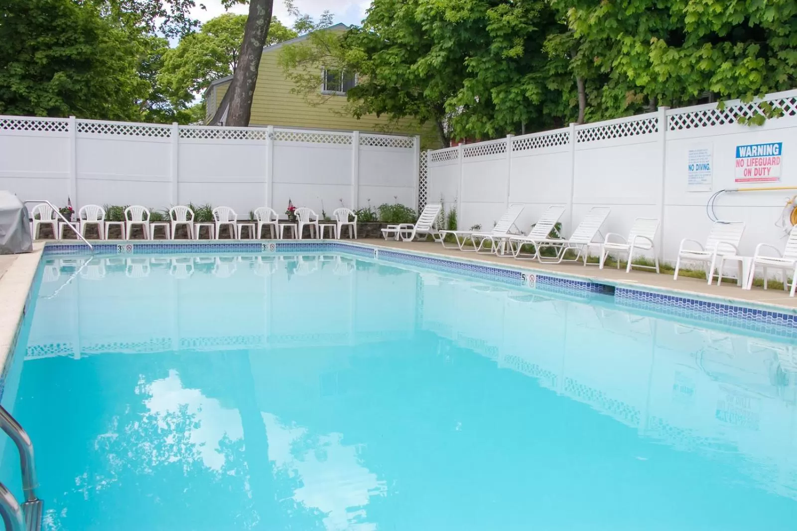 Swimming pool in Bar Harbor Villager Motel - Downtown