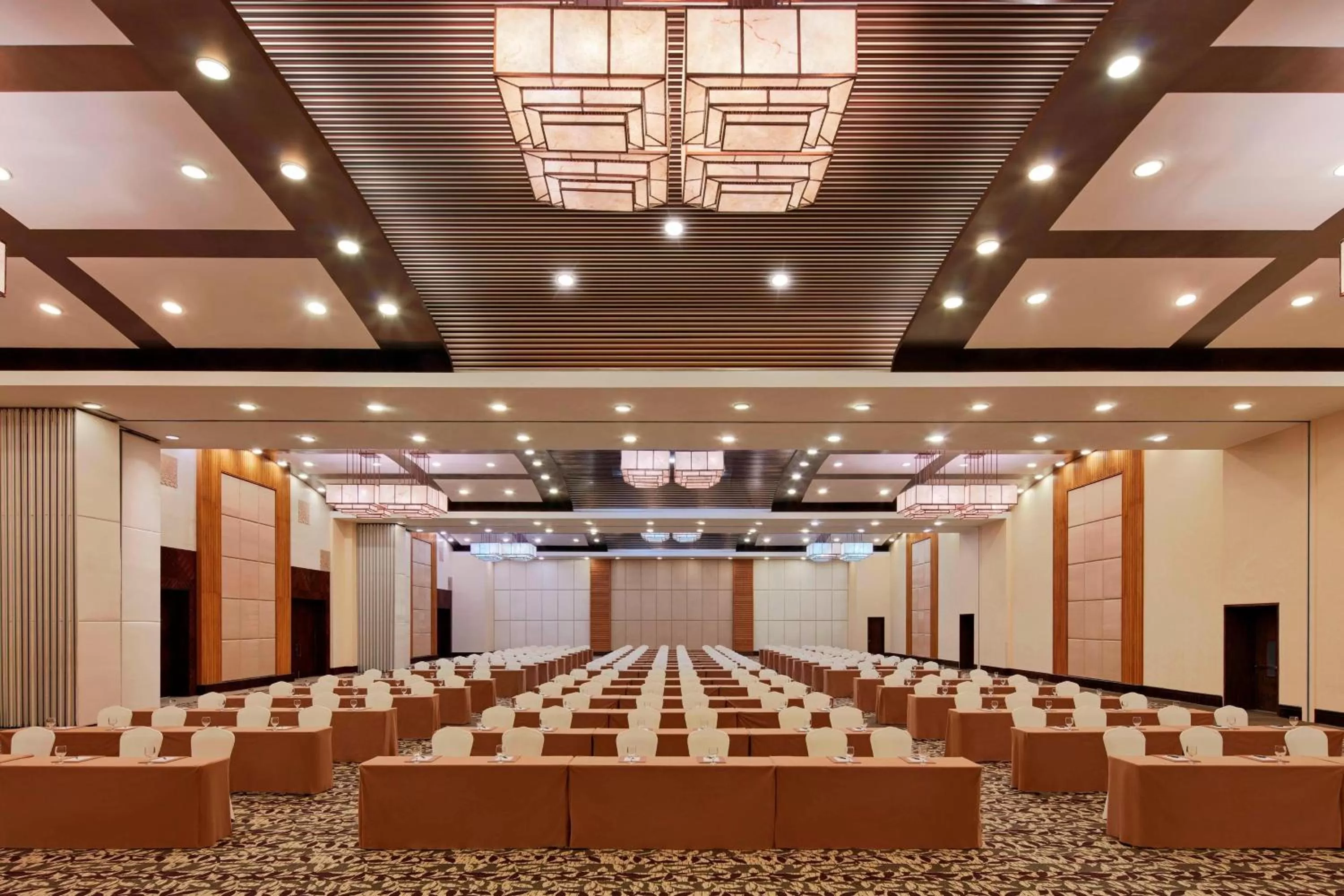 Meeting/conference room in Sheraton Sanya Yalong Bay Resort