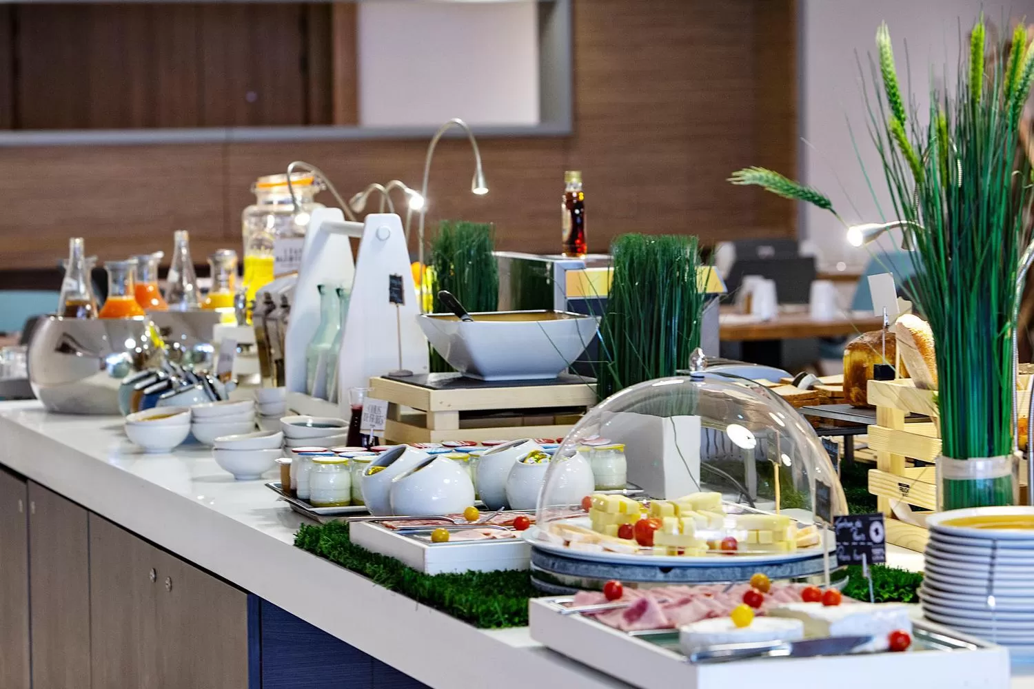 Restaurant/places to eat in Mercure Paris Vaugirard Porte De Versailles