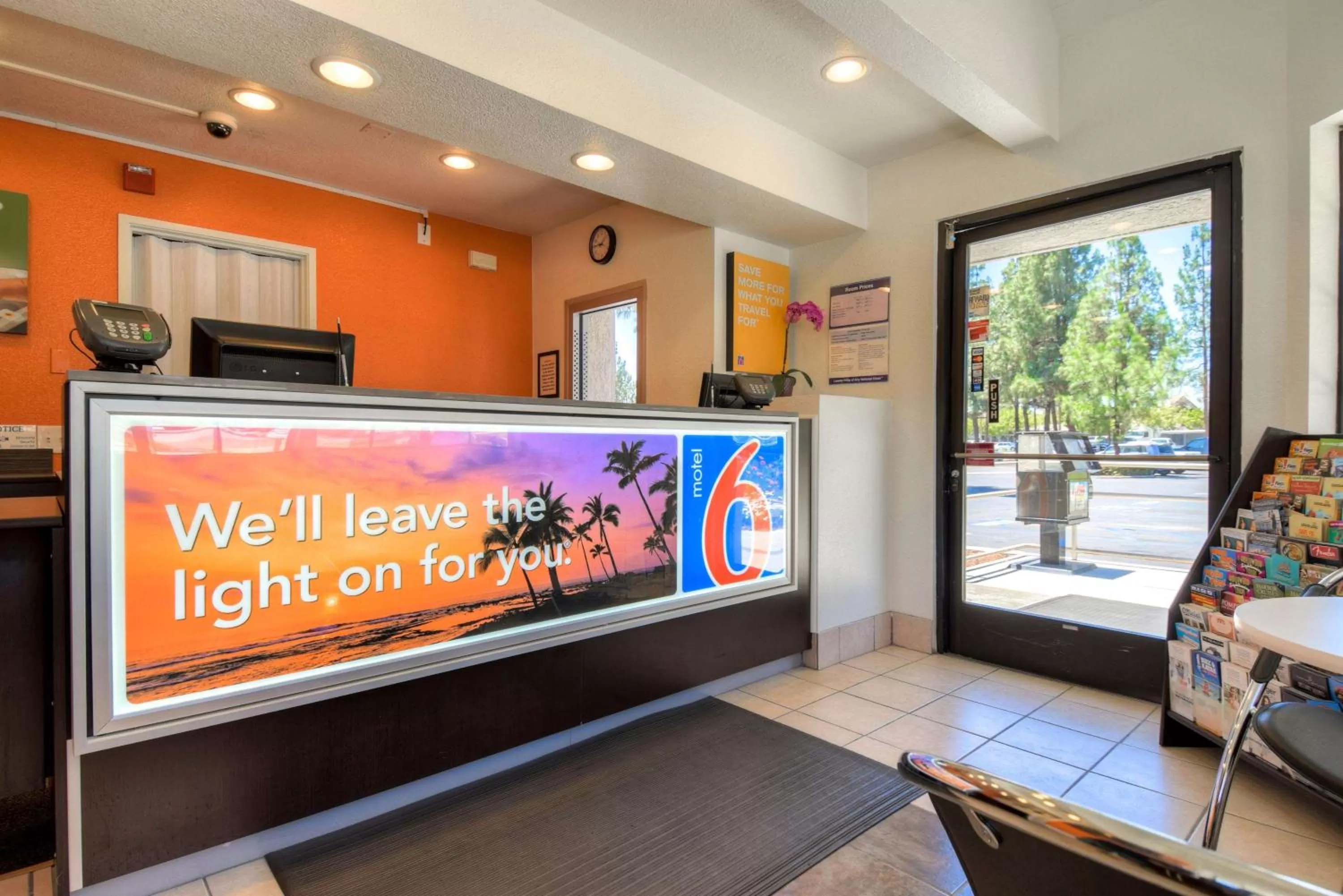 Lobby or reception in Motel 6-San Dimas, CA - Los Angeles