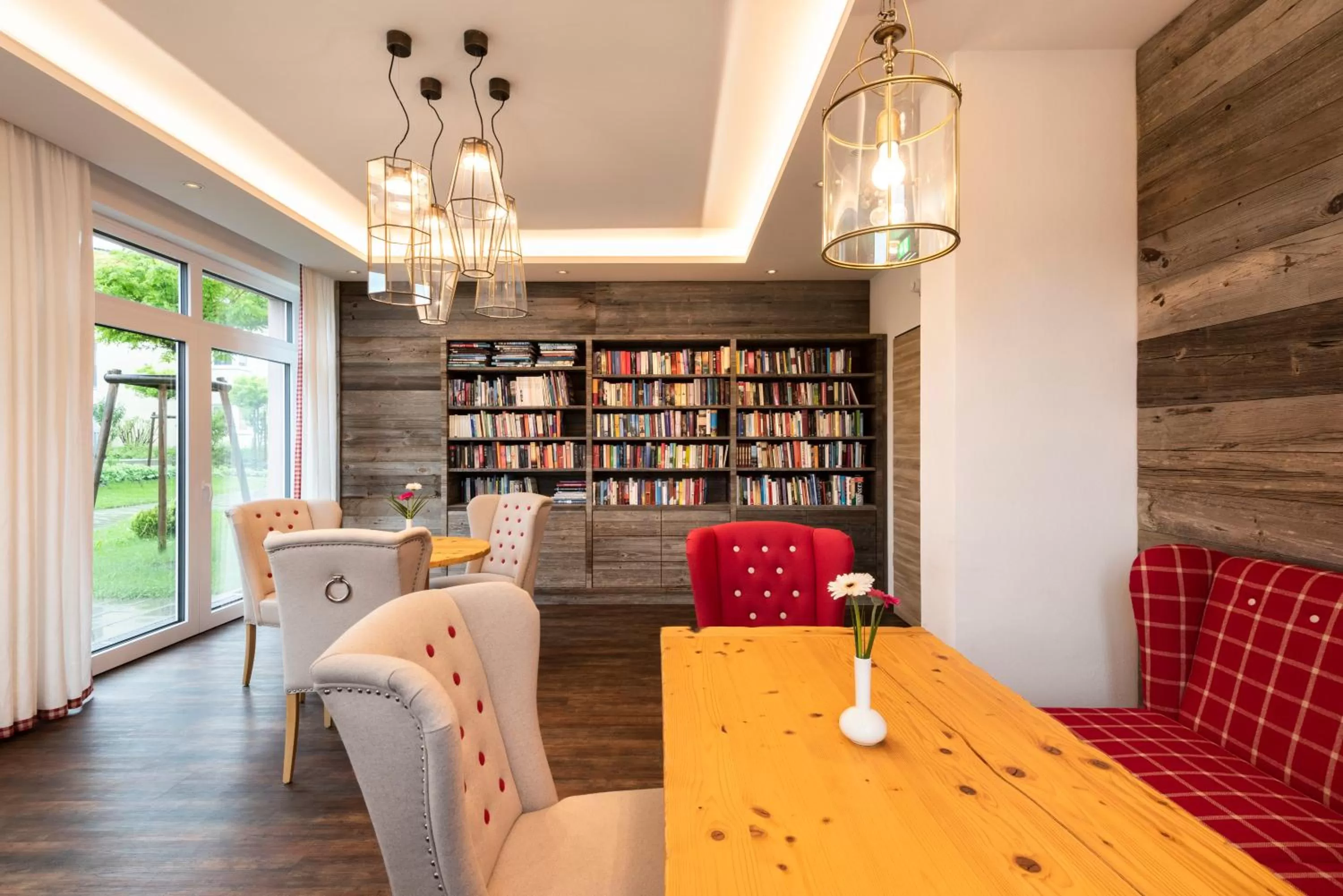 Library in Allgäu Art Hotel