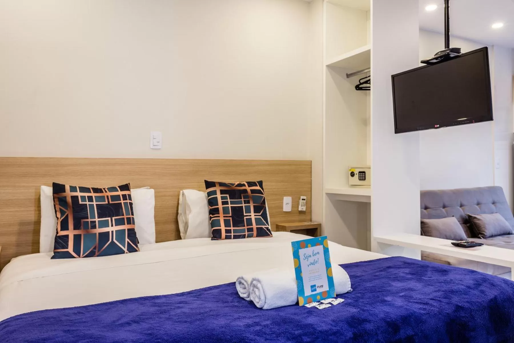 Bedroom, Bed in Injoy Suítes & Aparts