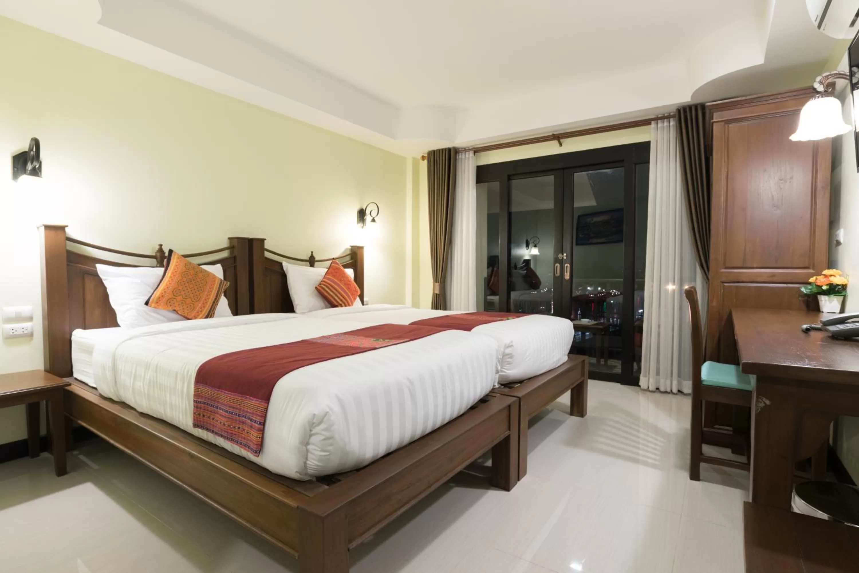 Bed in Riverside House Hotel