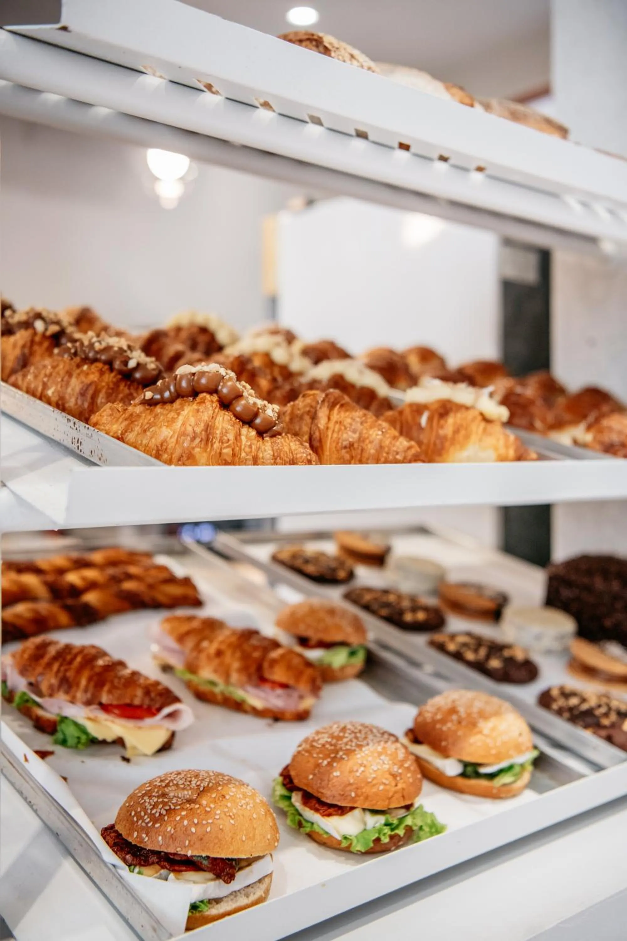 Restaurant/places to eat in 5411 Soho Hotel