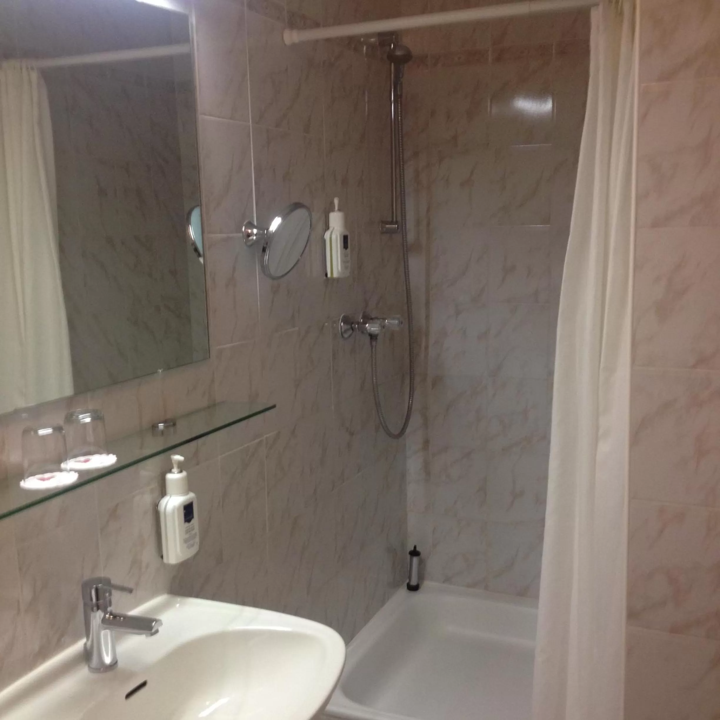 Twin Room in Hotel Carmen