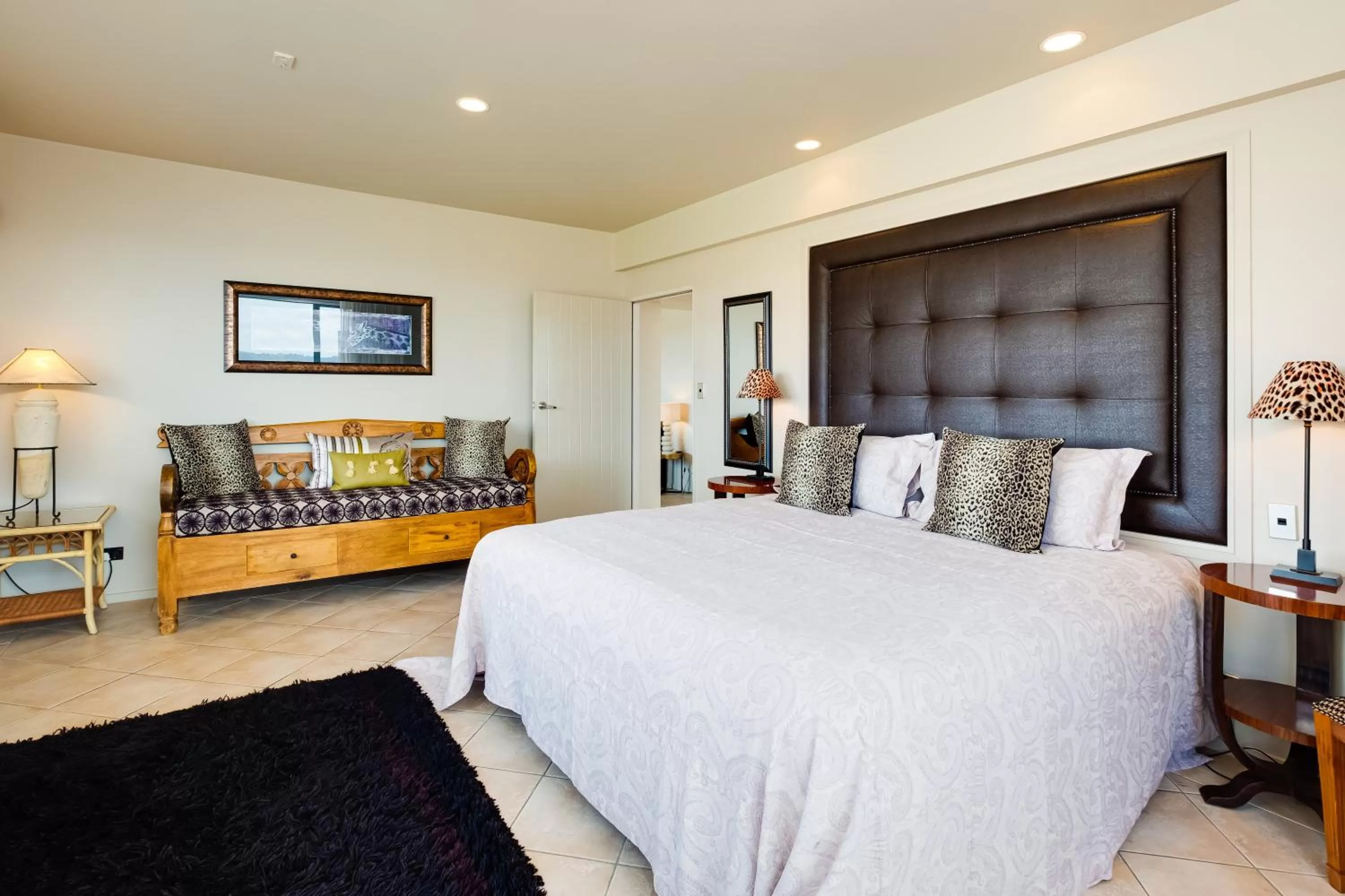 Bedroom, Bed in On The Point - Lake Rotorua