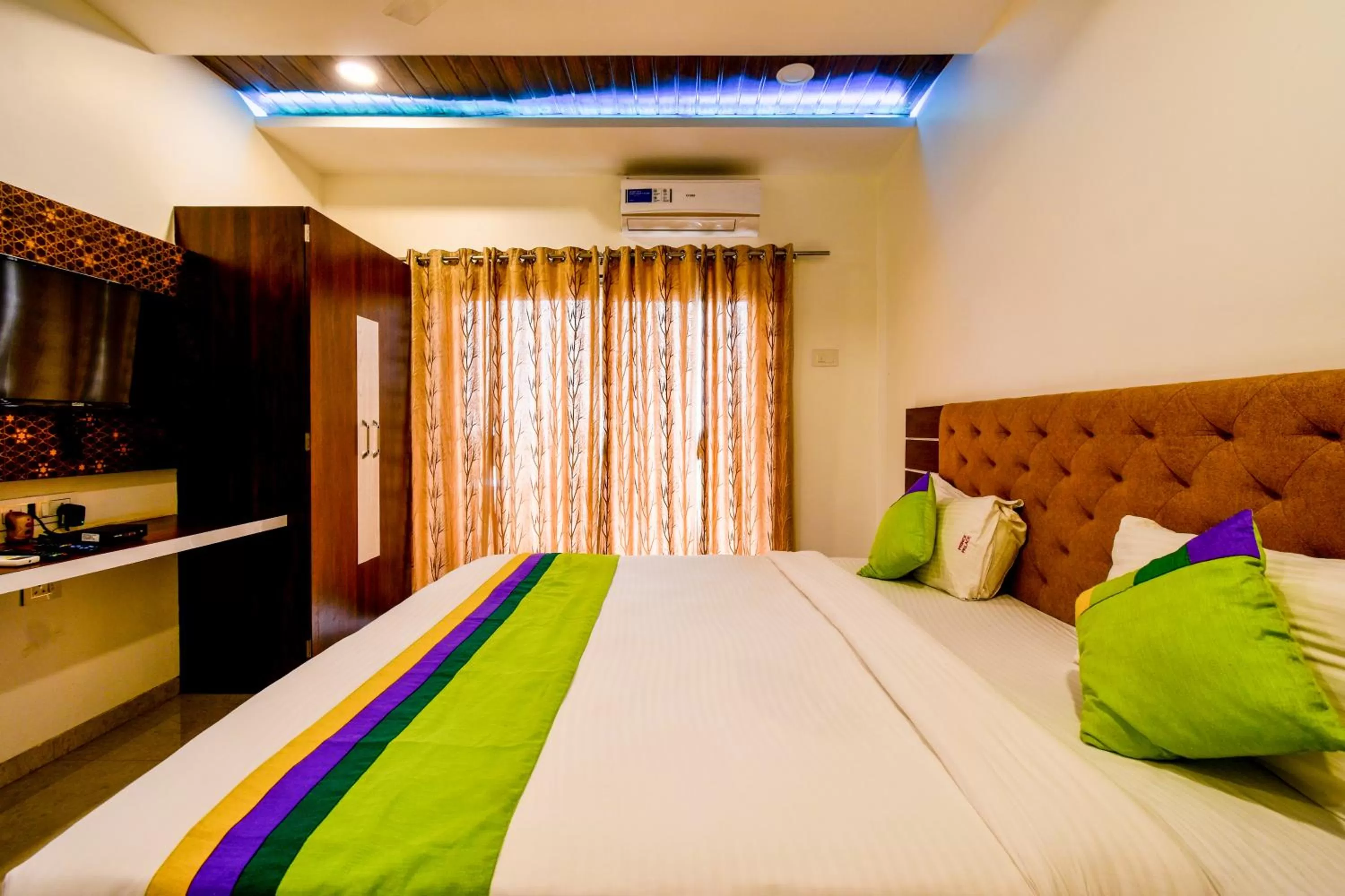 Bedroom, Bed in Treebo Prince Palace