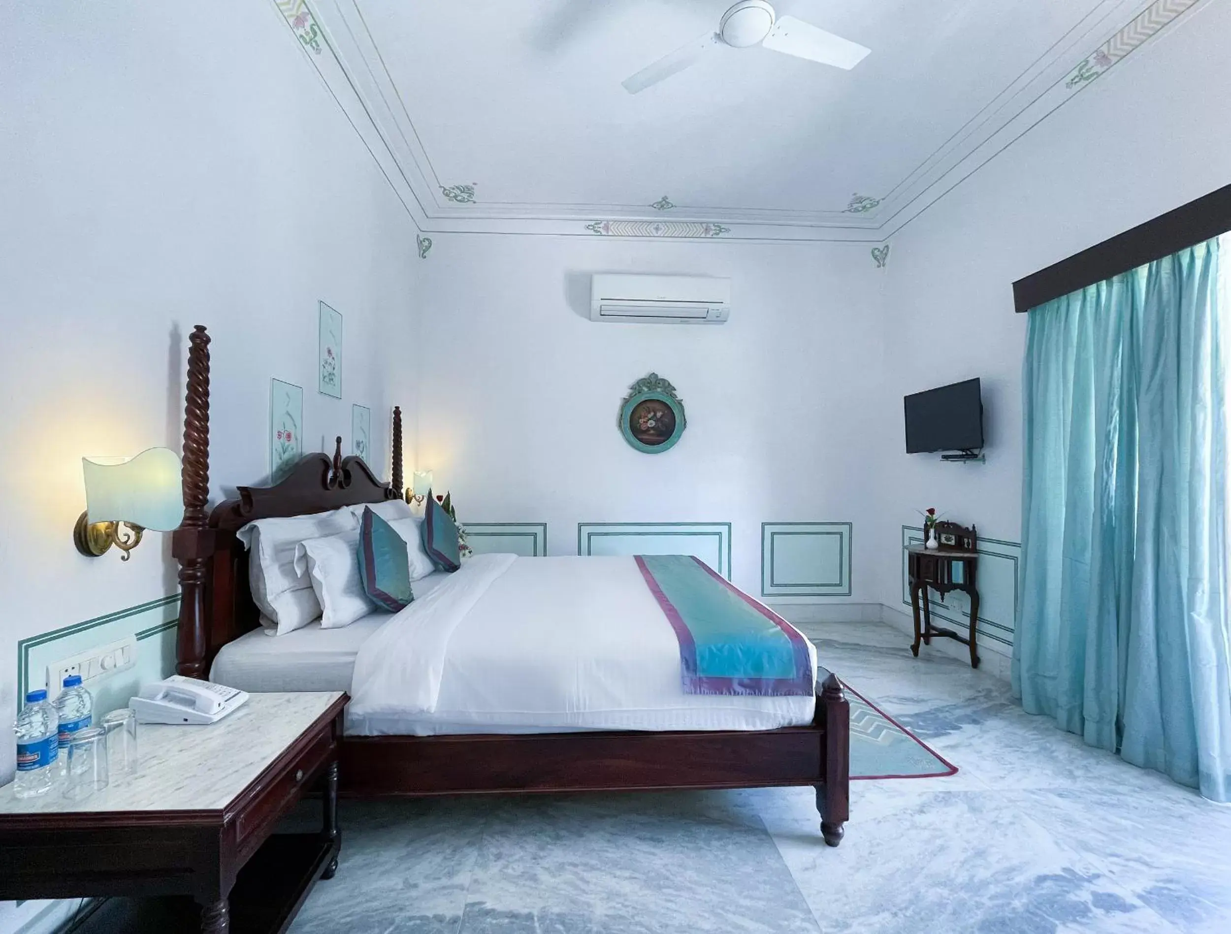 Double Room with Balcony in Amar Kothi Double Room with Balcony in Amar Kothi