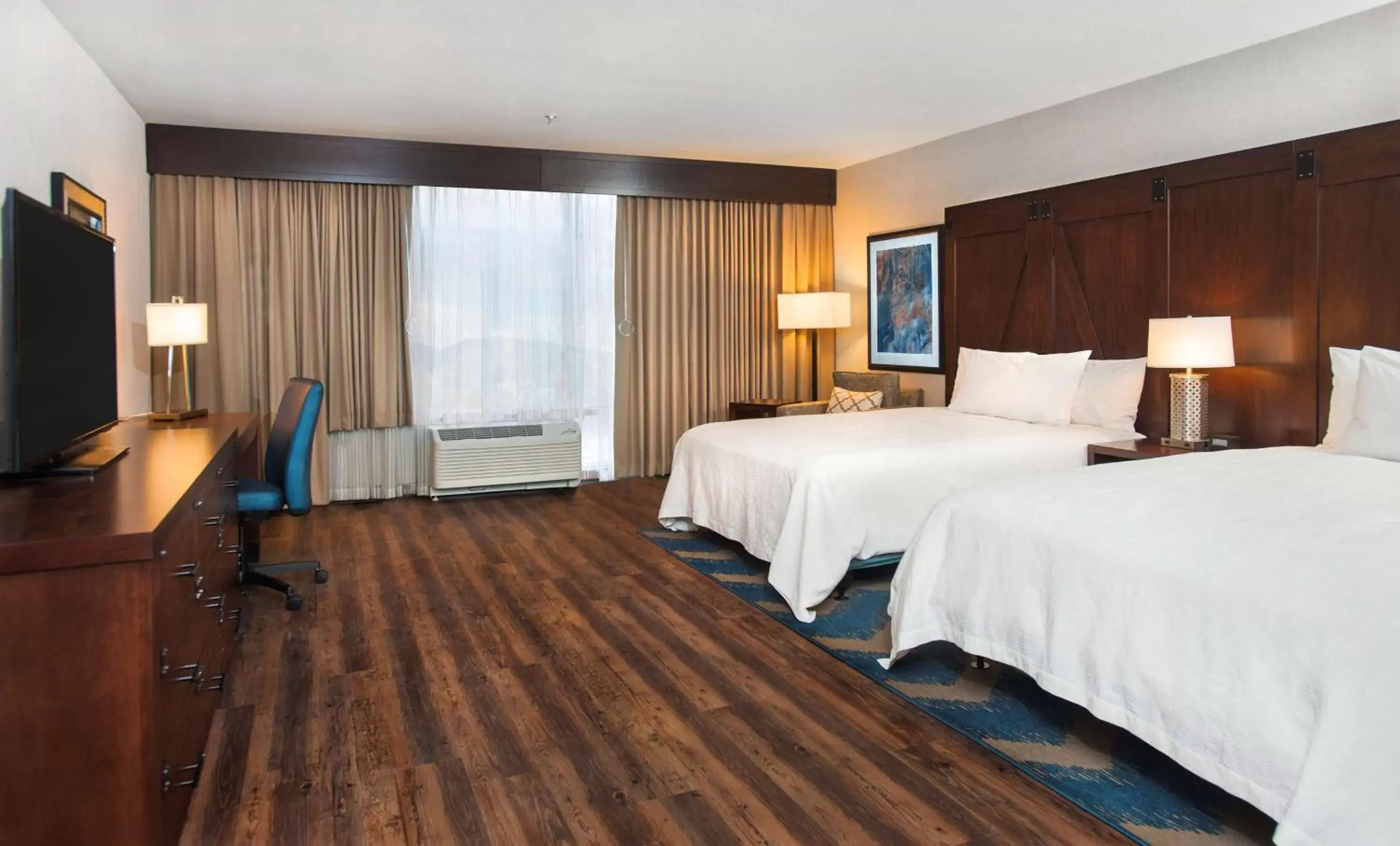 Queen Room with Two Queen Beds - Mobility and Hearing Access in Hilton Garden Inn Burbank Los Angeles Queen Room with Two Queen Beds - Mobility and Hearing Access in Hilton Garden Inn Burbank Los Angeles