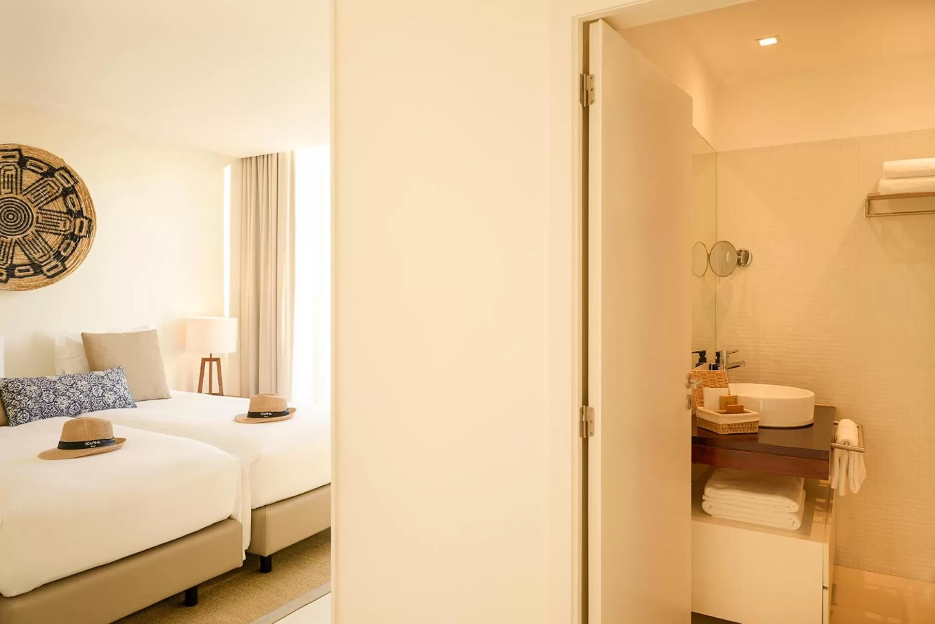 Bathroom, Bed in Octant Evora
