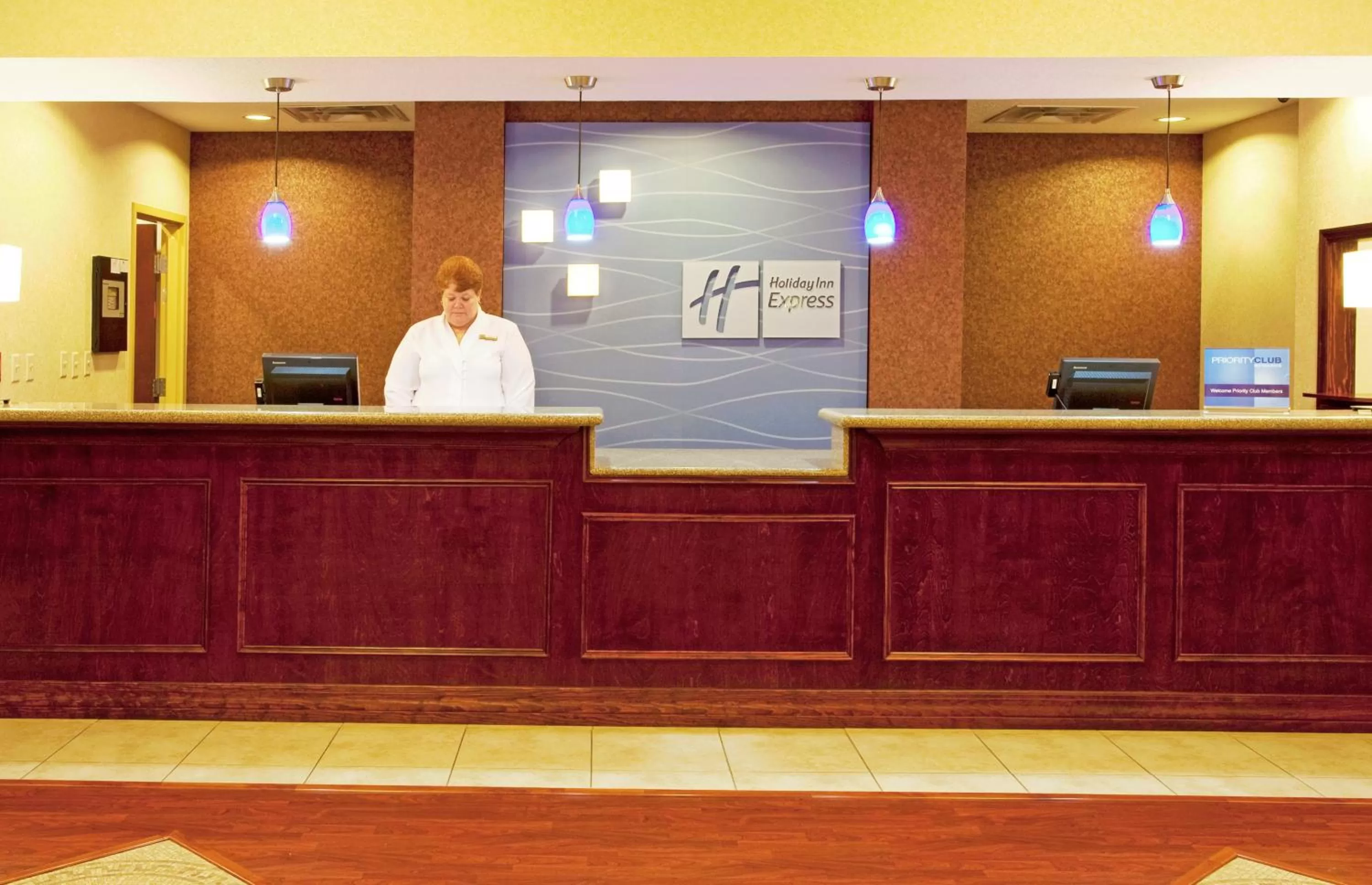 Lobby or reception in Holiday Inn Express Hotel & Suites Brooksville-I-75 by IHG