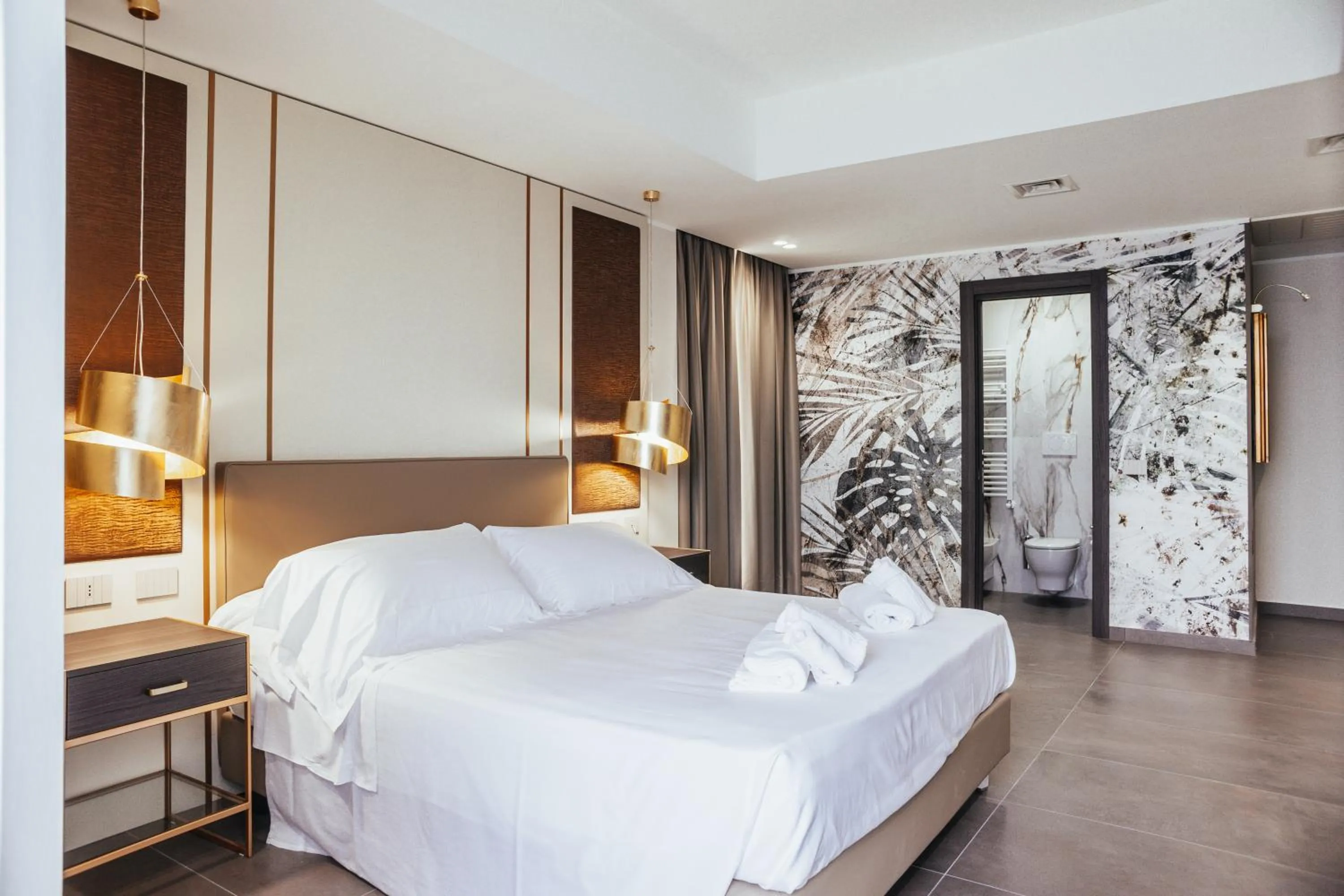 Bedroom, Bed in Hotel Palace