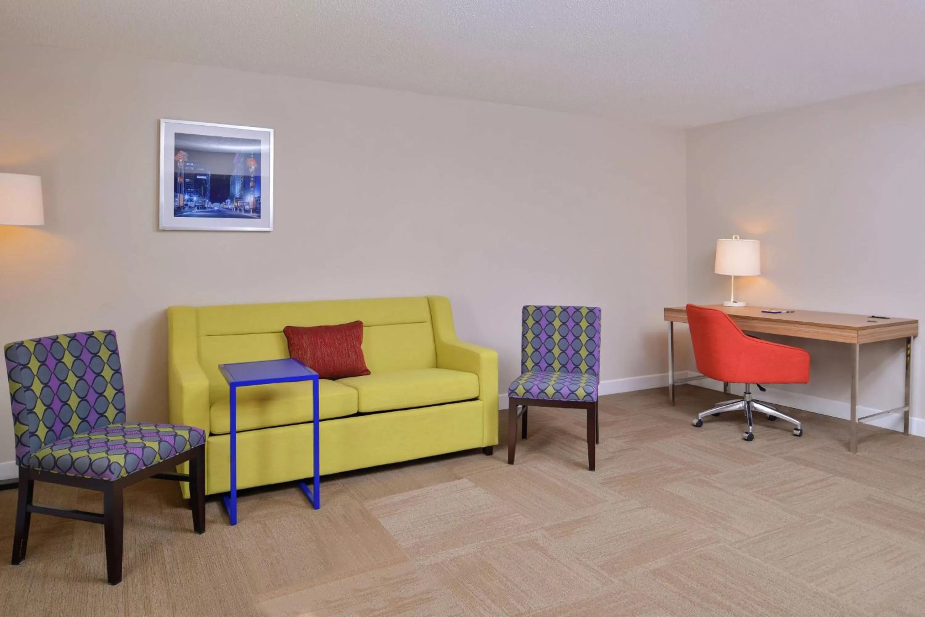 Living room in Hampton Inn Greensboro East / McLeansville