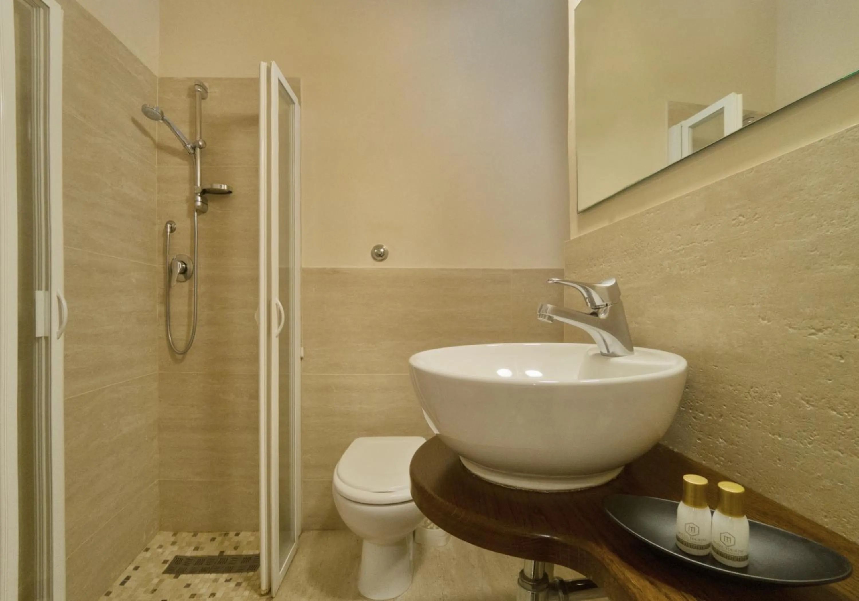 Bathroom in Hotel Touring Wellness & Beauty