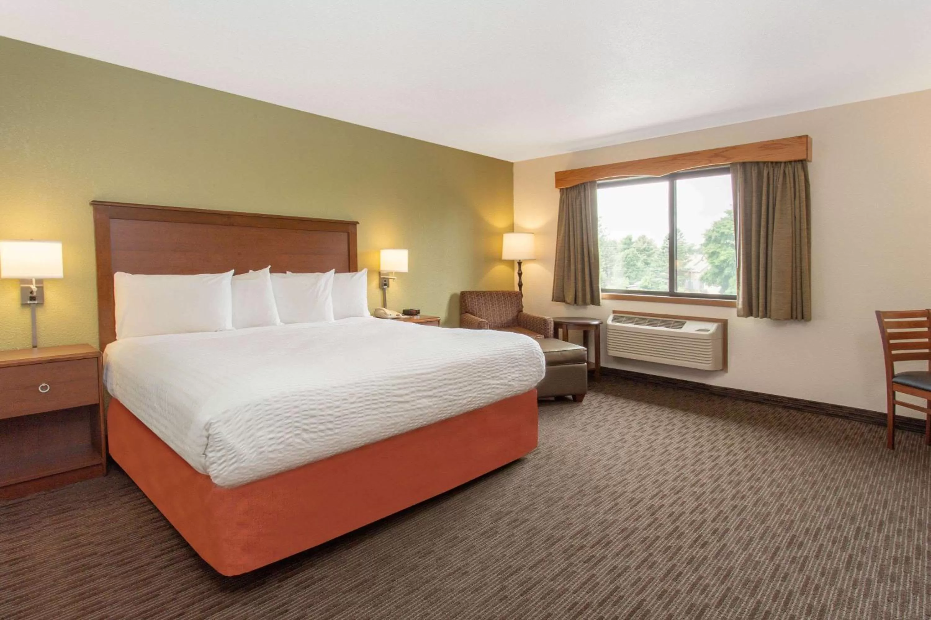 Photo of the whole room, Bed in AmericInn by Wyndham Calumet