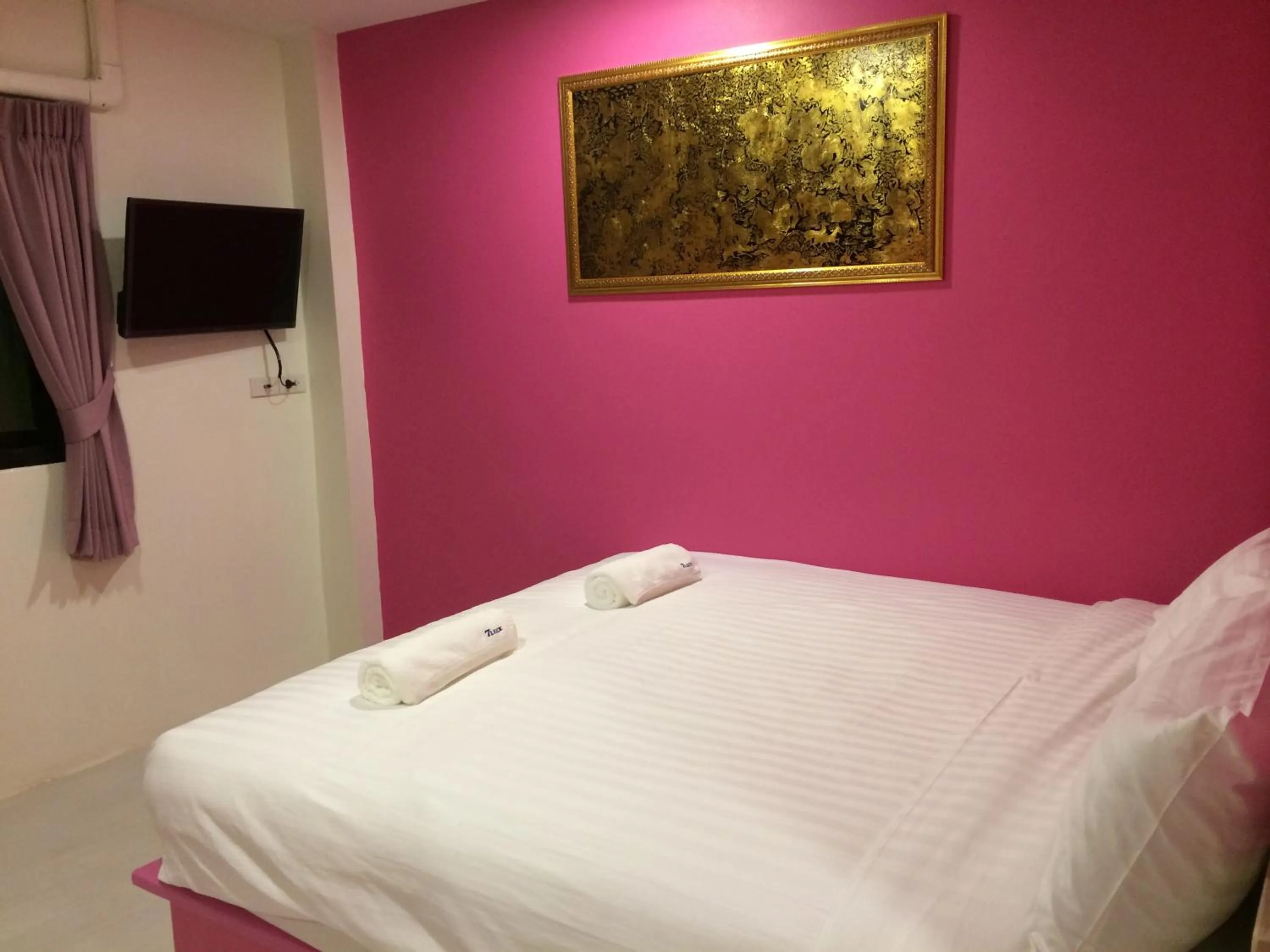 Bed in The Seven Luck