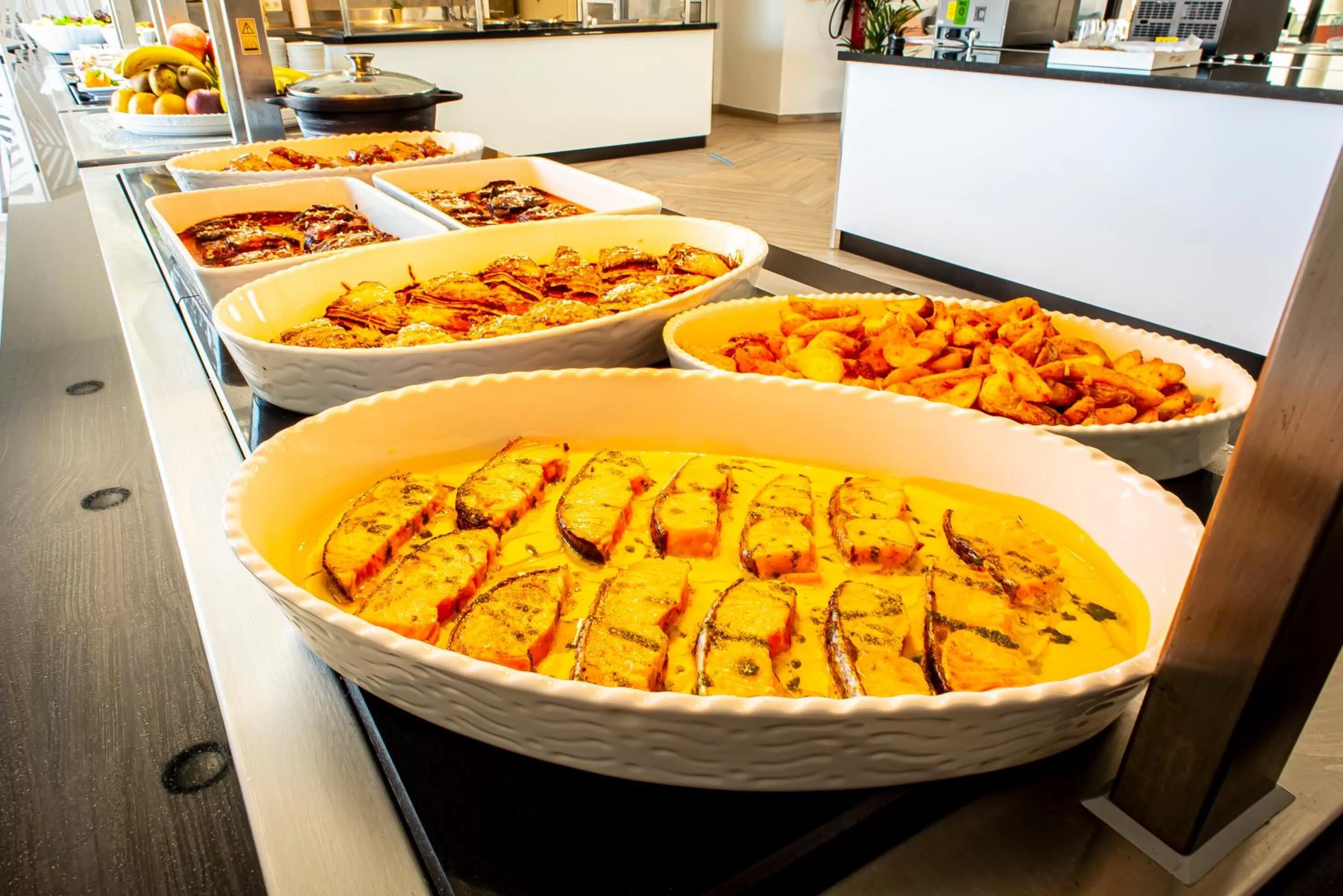 Restaurant/places to eat in Hotel Taimar