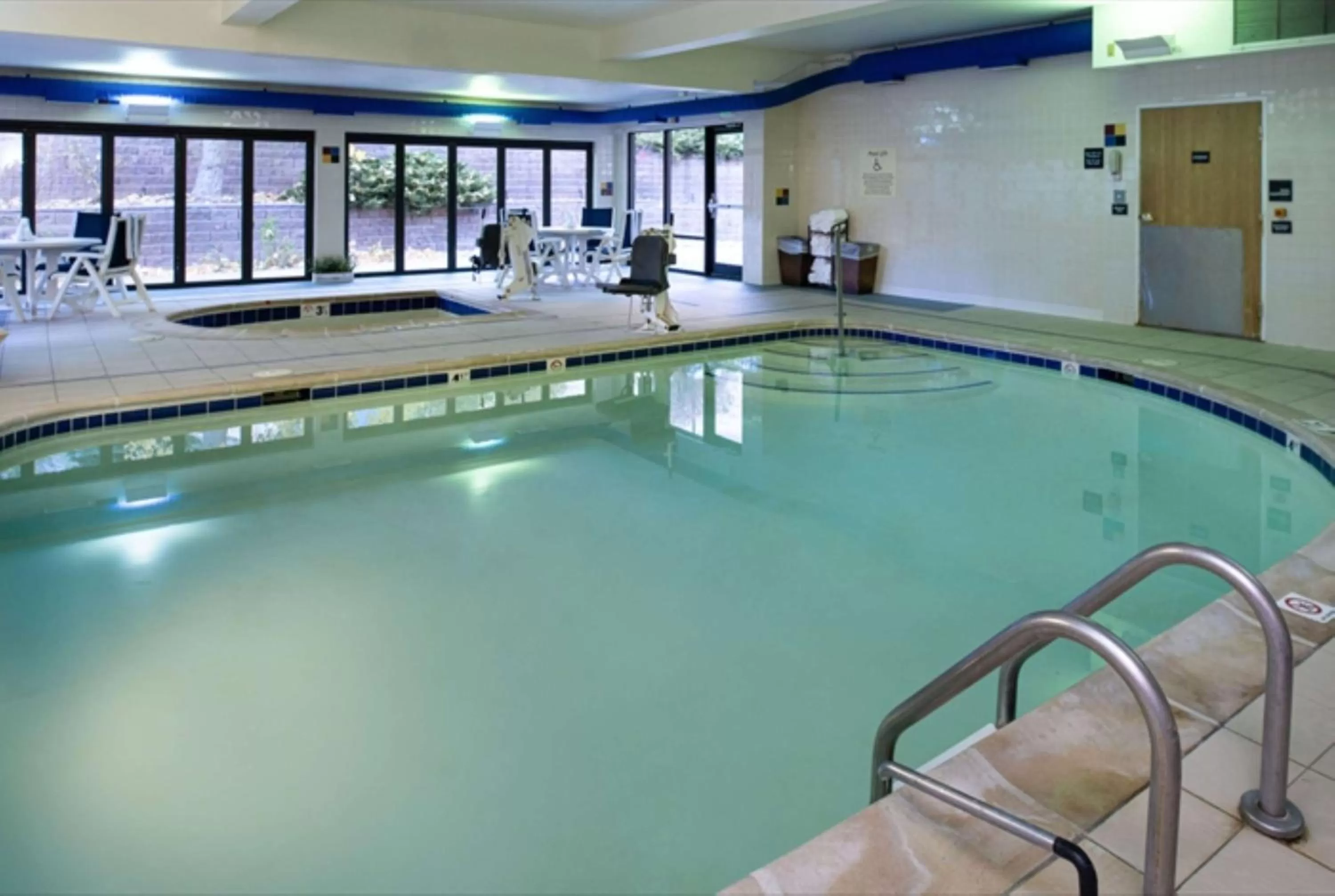 Pool view in Hampton Inn Glenwood Springs