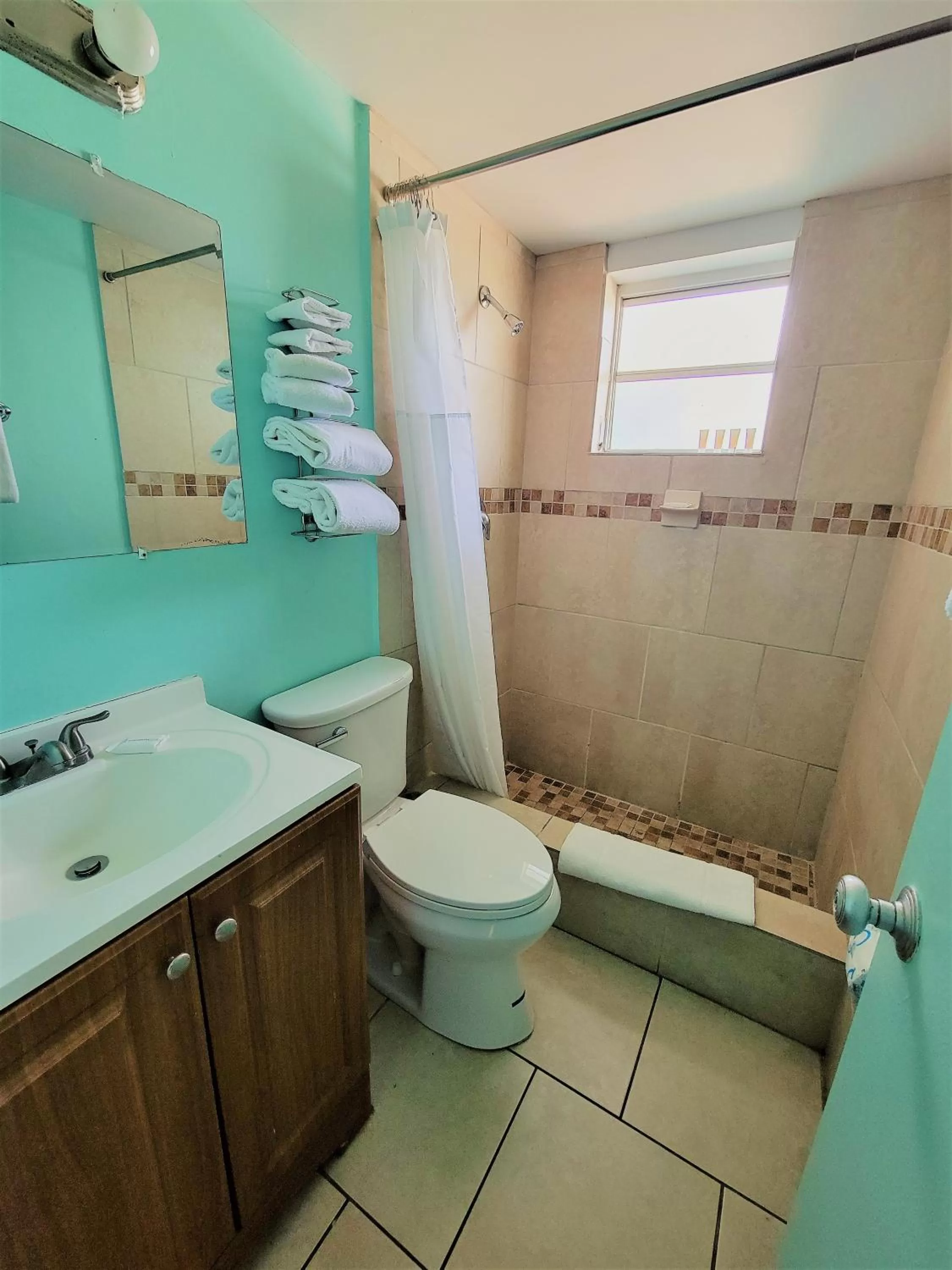 Bathroom in Looe Key Reef Resort and Dive Center