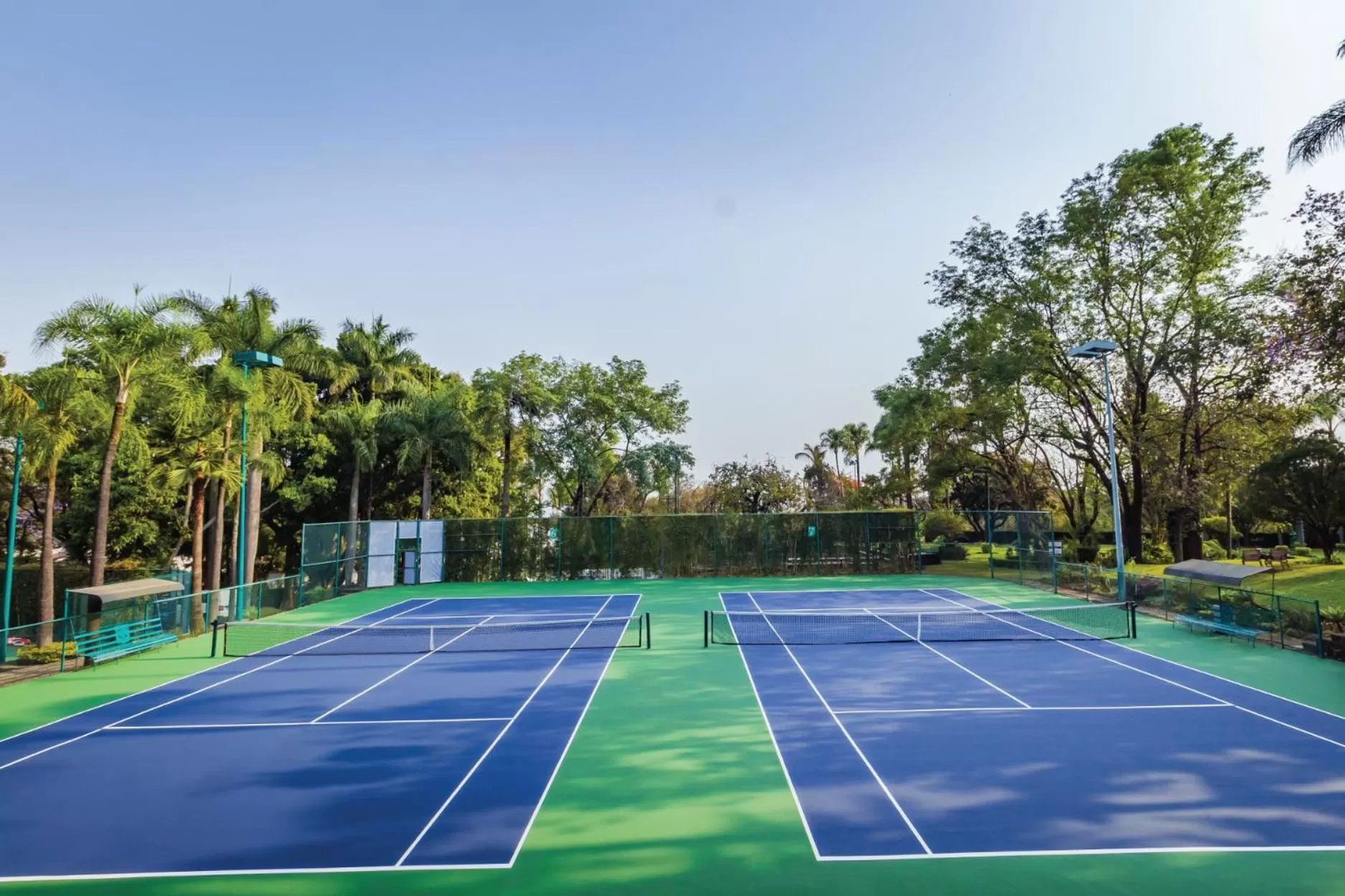 Tennis court in Hotel Racquet Cuernavaca