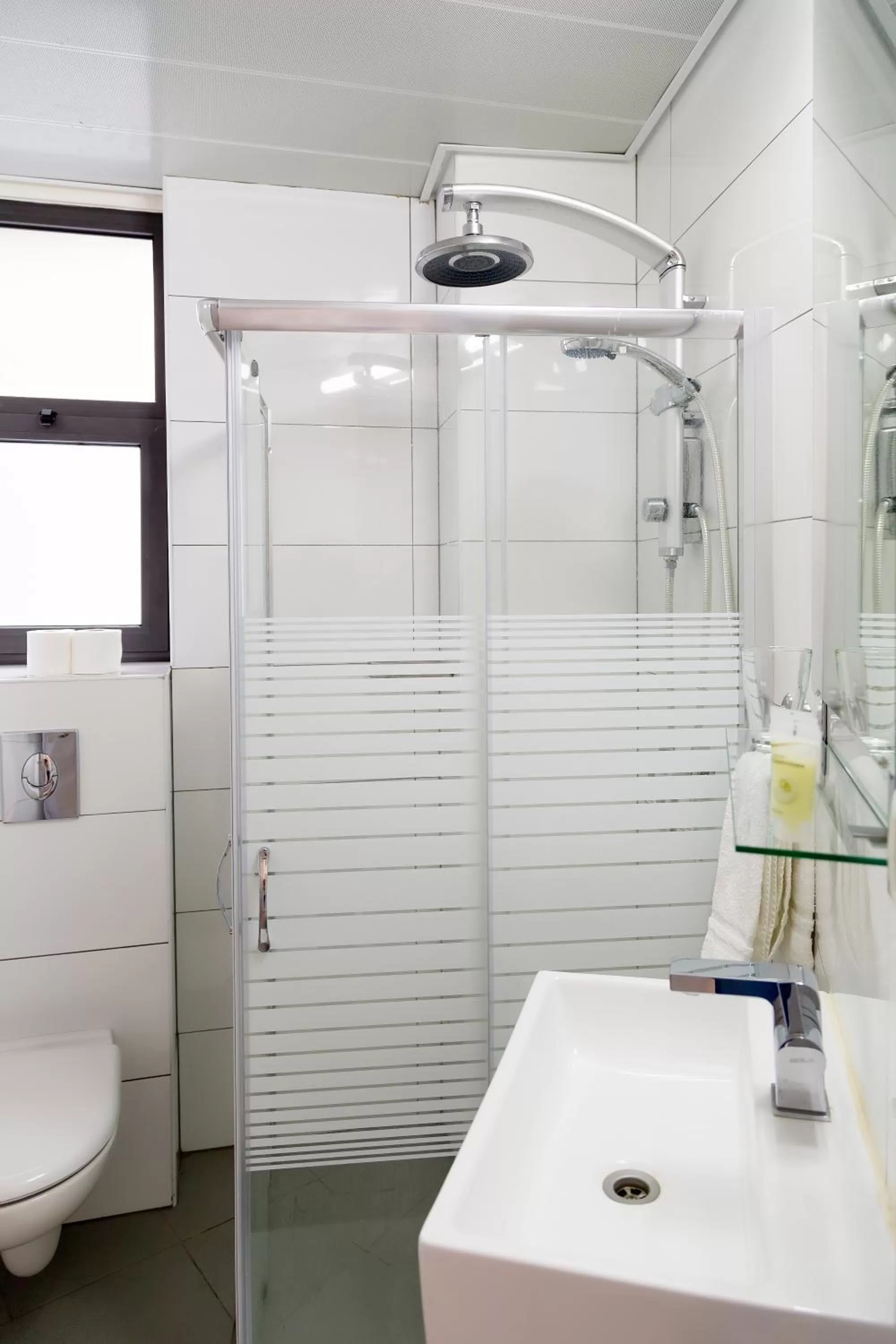 Bathroom in Johnny Hotel