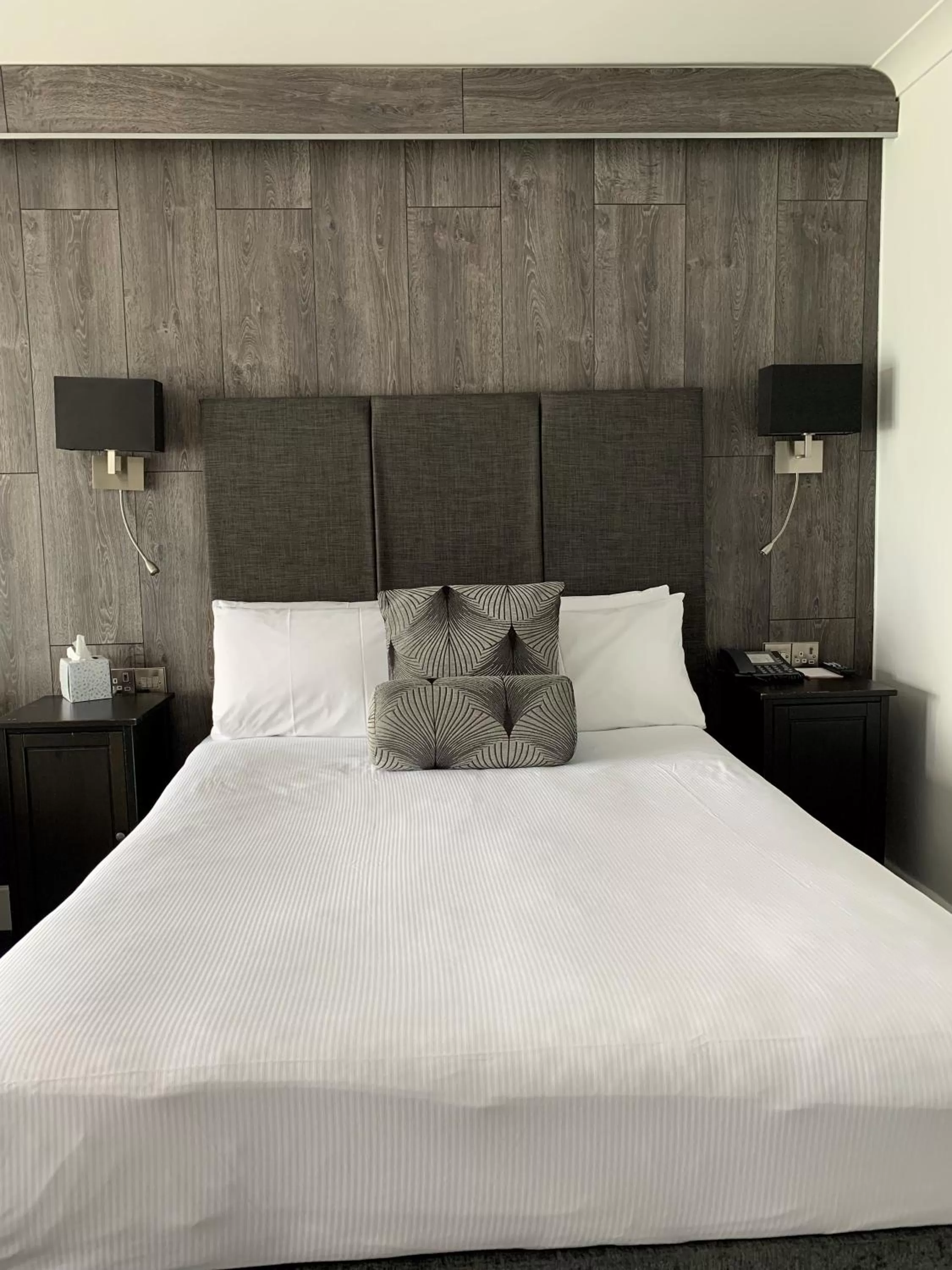 Bedroom, Bed in Cumberland Hotel - OCEANA COLLECTION