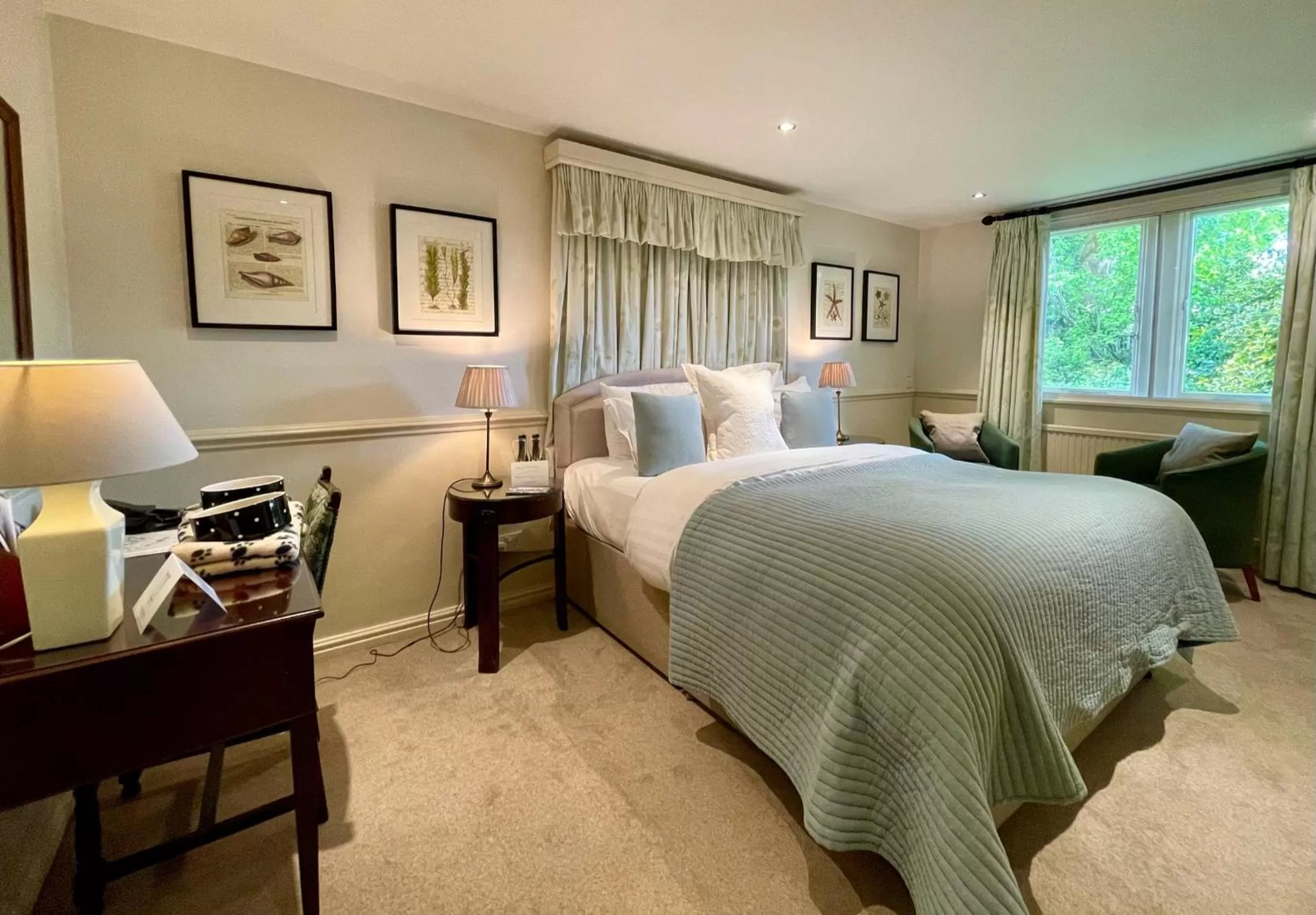 Bed in Holdsworth House Hotel