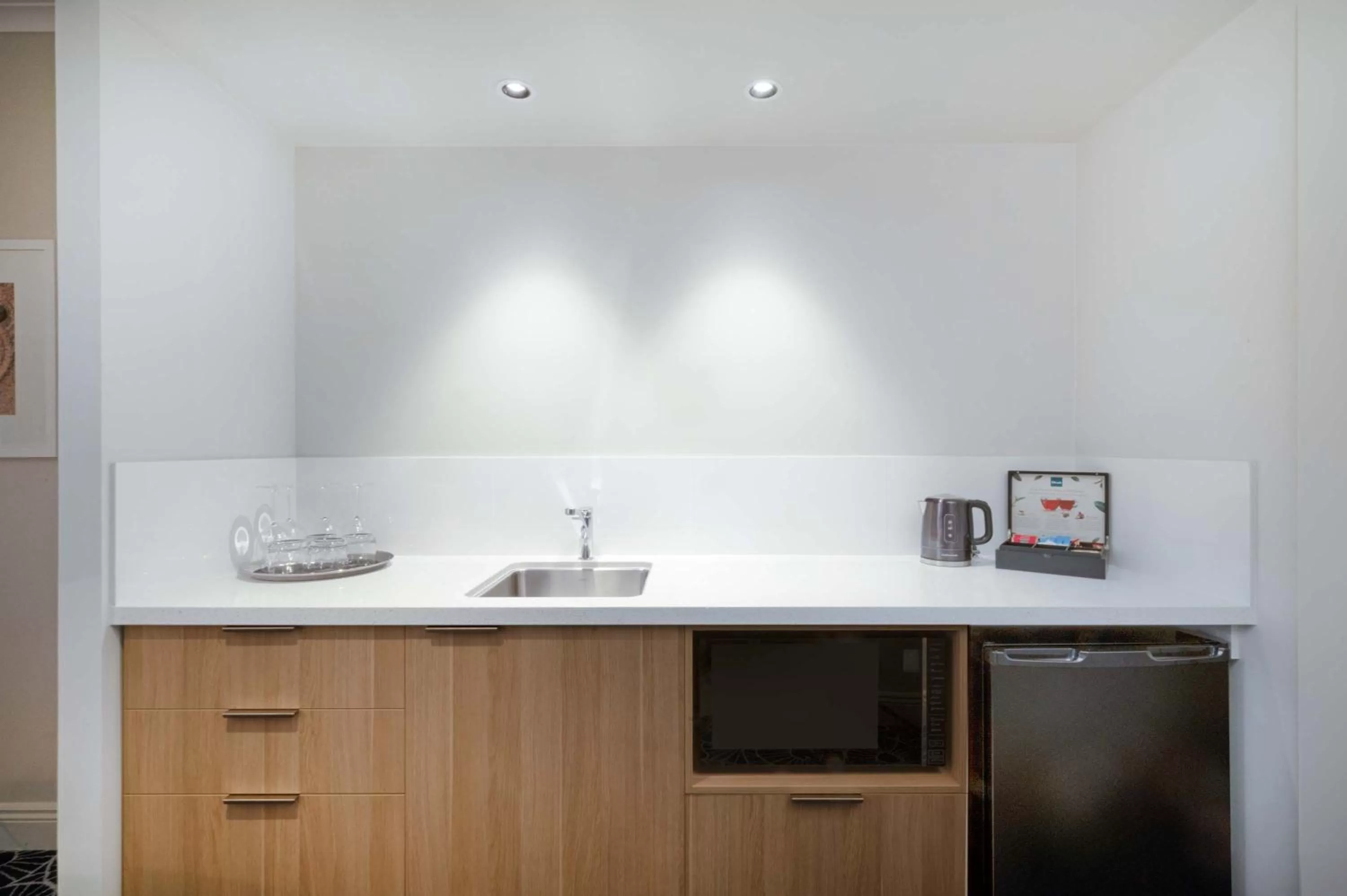 Coffee/tea facilities in The Sebel Twin Towns