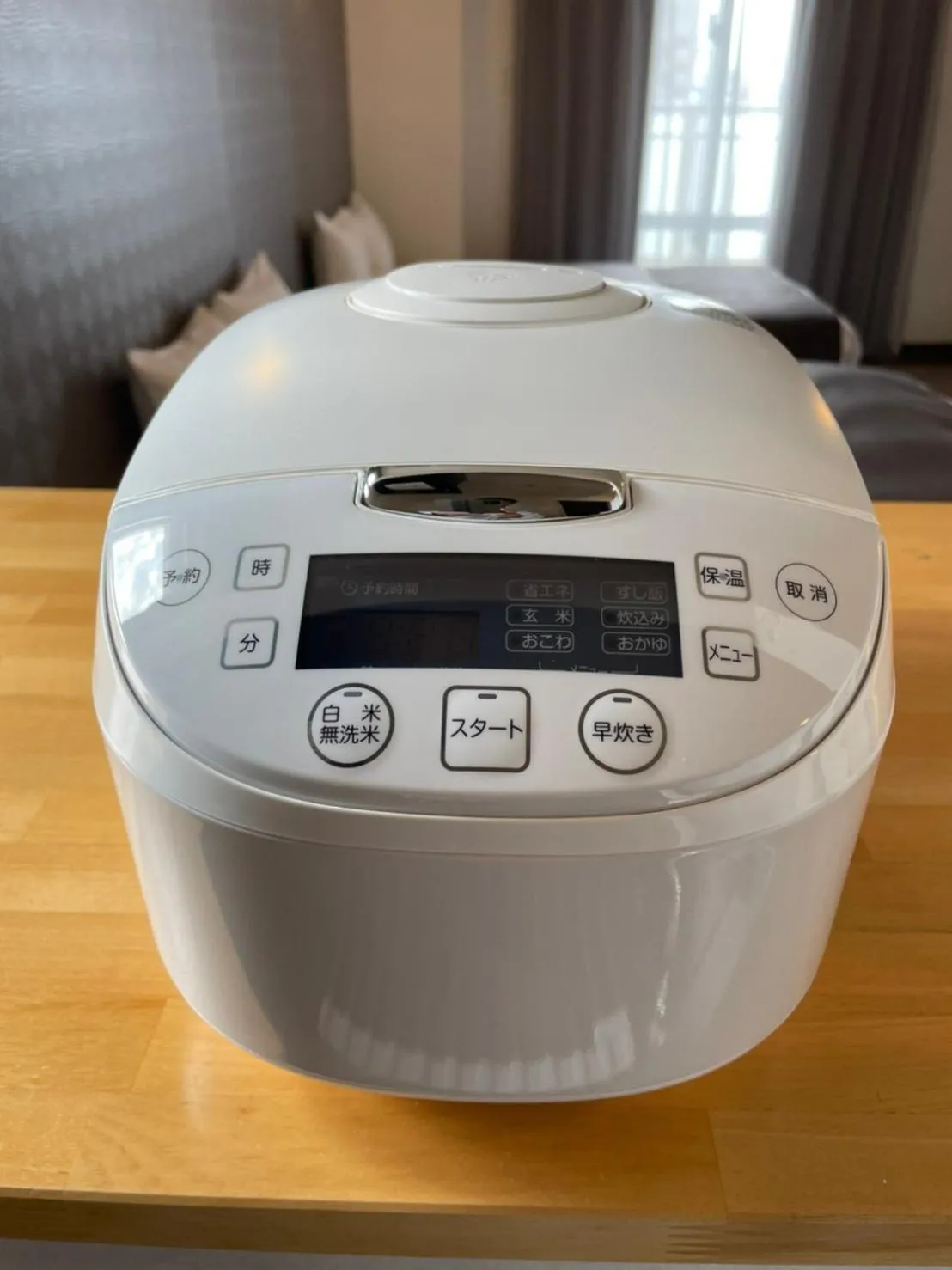 kitchen in New Normal Hotel in NAMINOUE ニューノーマルホテルイン波の上