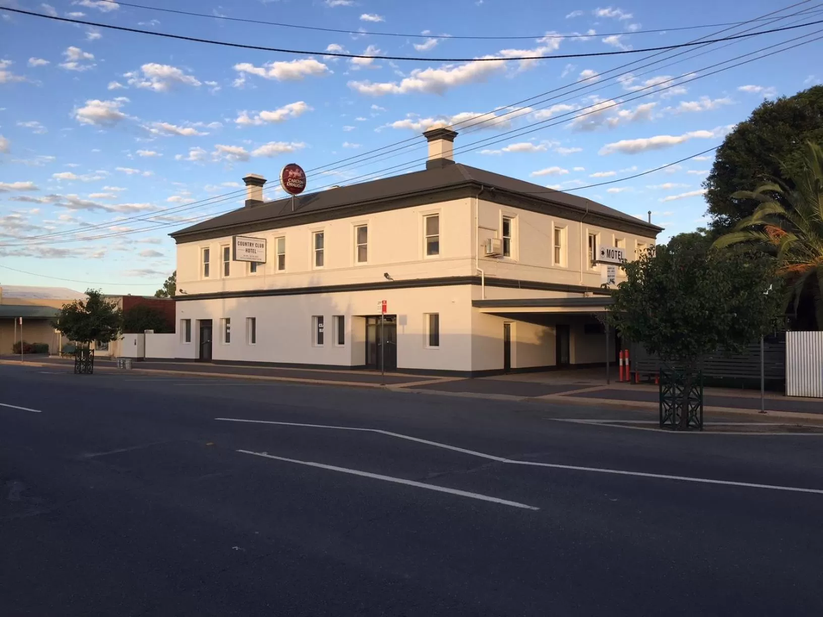 Property building in Finley Country Club Hotel Motel