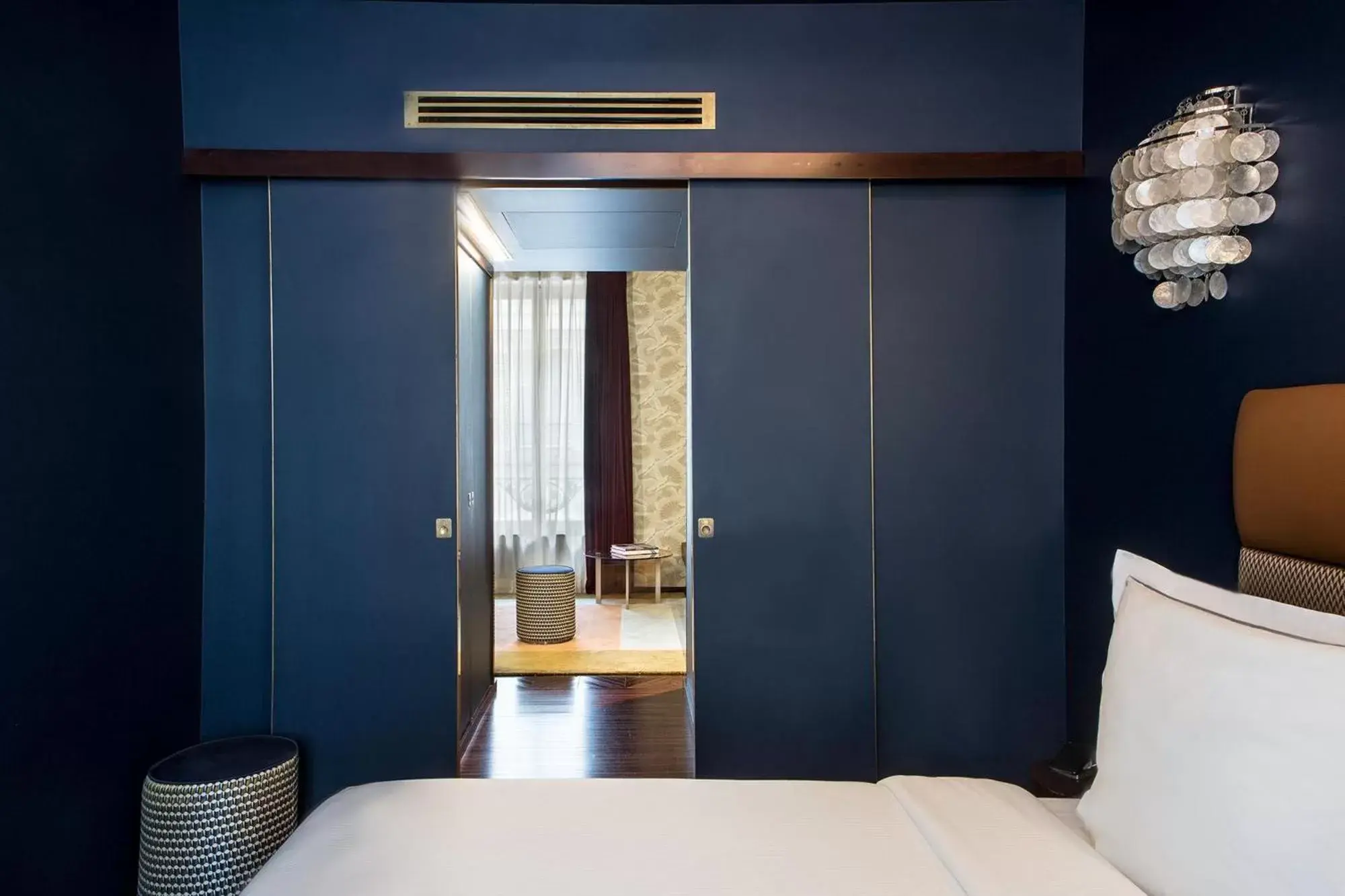 Family Suite in Hôtel du Rond-point des Champs-Élysées - Esprit de France Family Suite in Hôtel du Rond-point des Champs-Élysées - Esprit de France