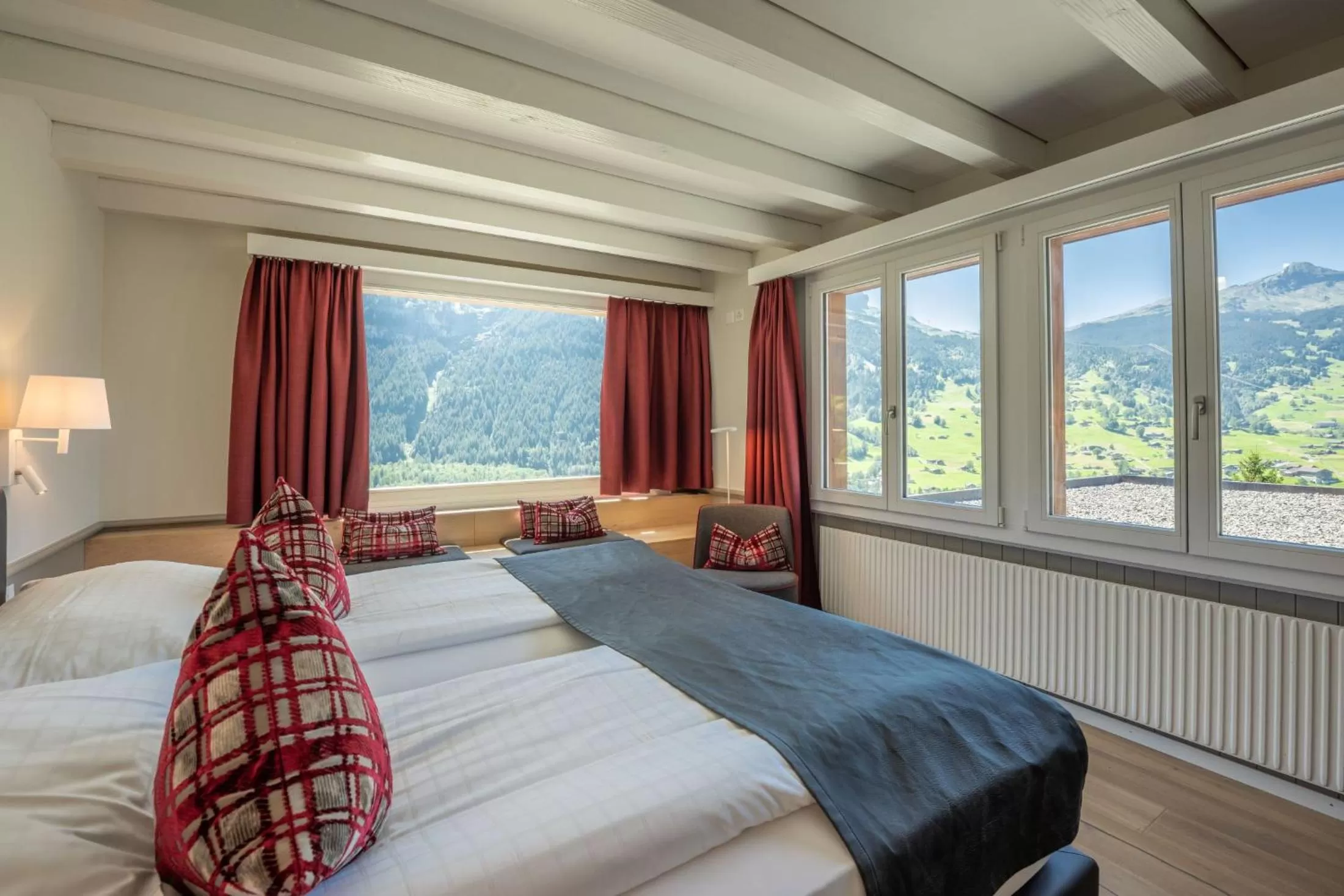 Bed in Hotel Spinne Grindelwald