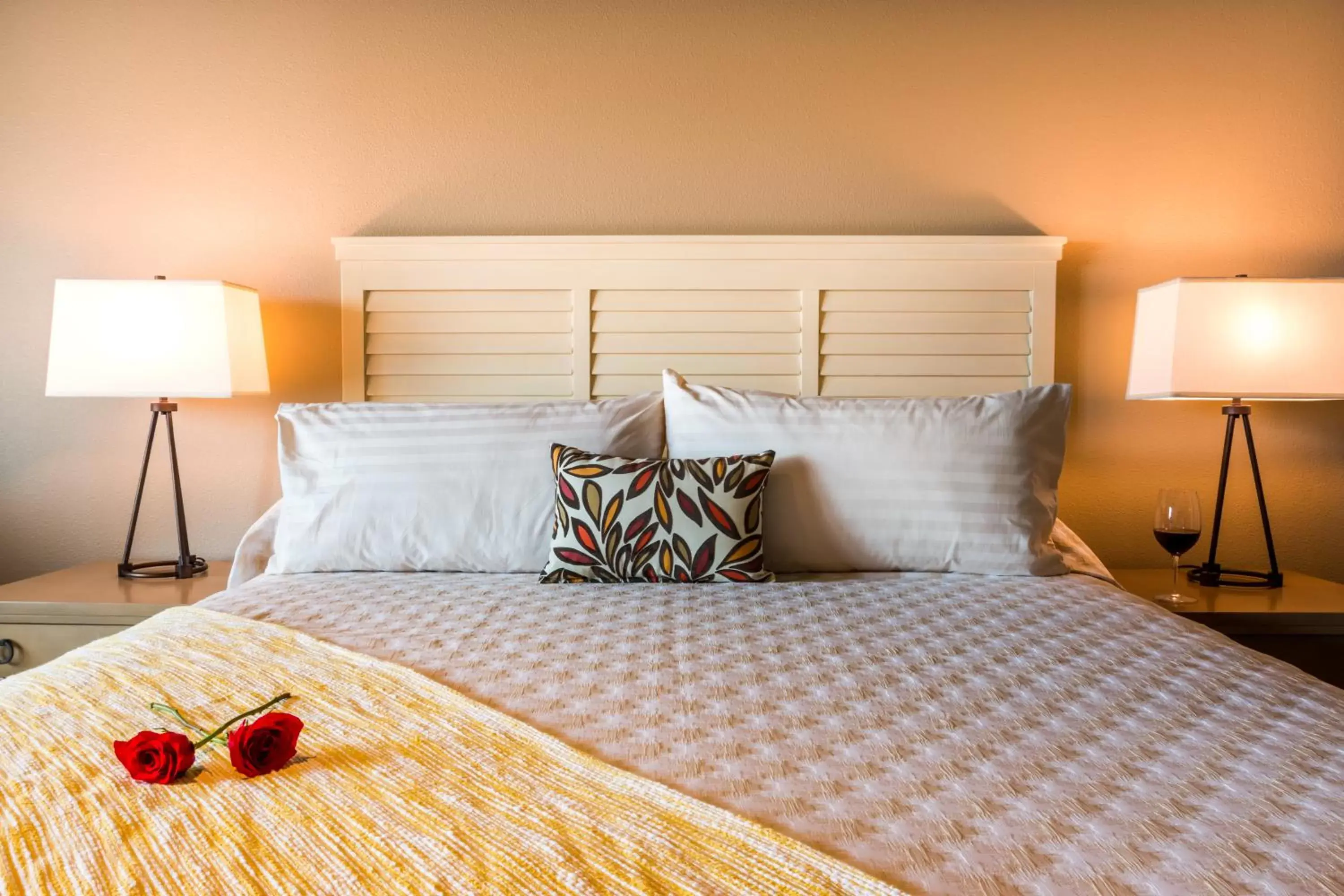 Riverfront King in The Lodge at Columbia Point Riverfront King in The Lodge at Columbia Point