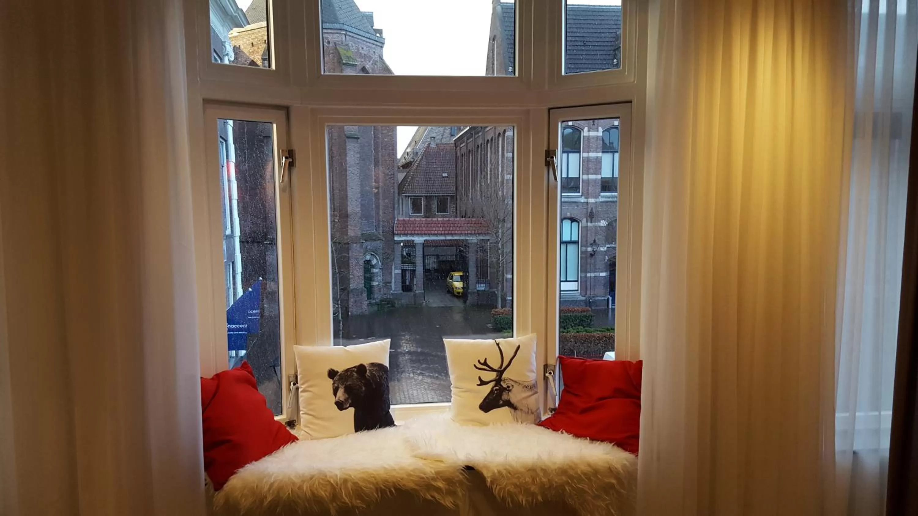 Seating area, Bed in Apart! Food & Drinks Apartments