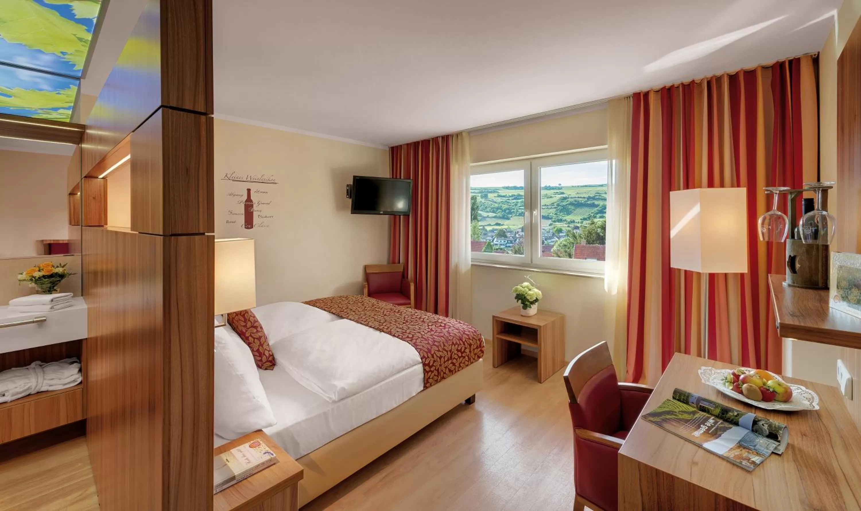 Photo of the whole room, Bed in Pfalzhotel Asselheim