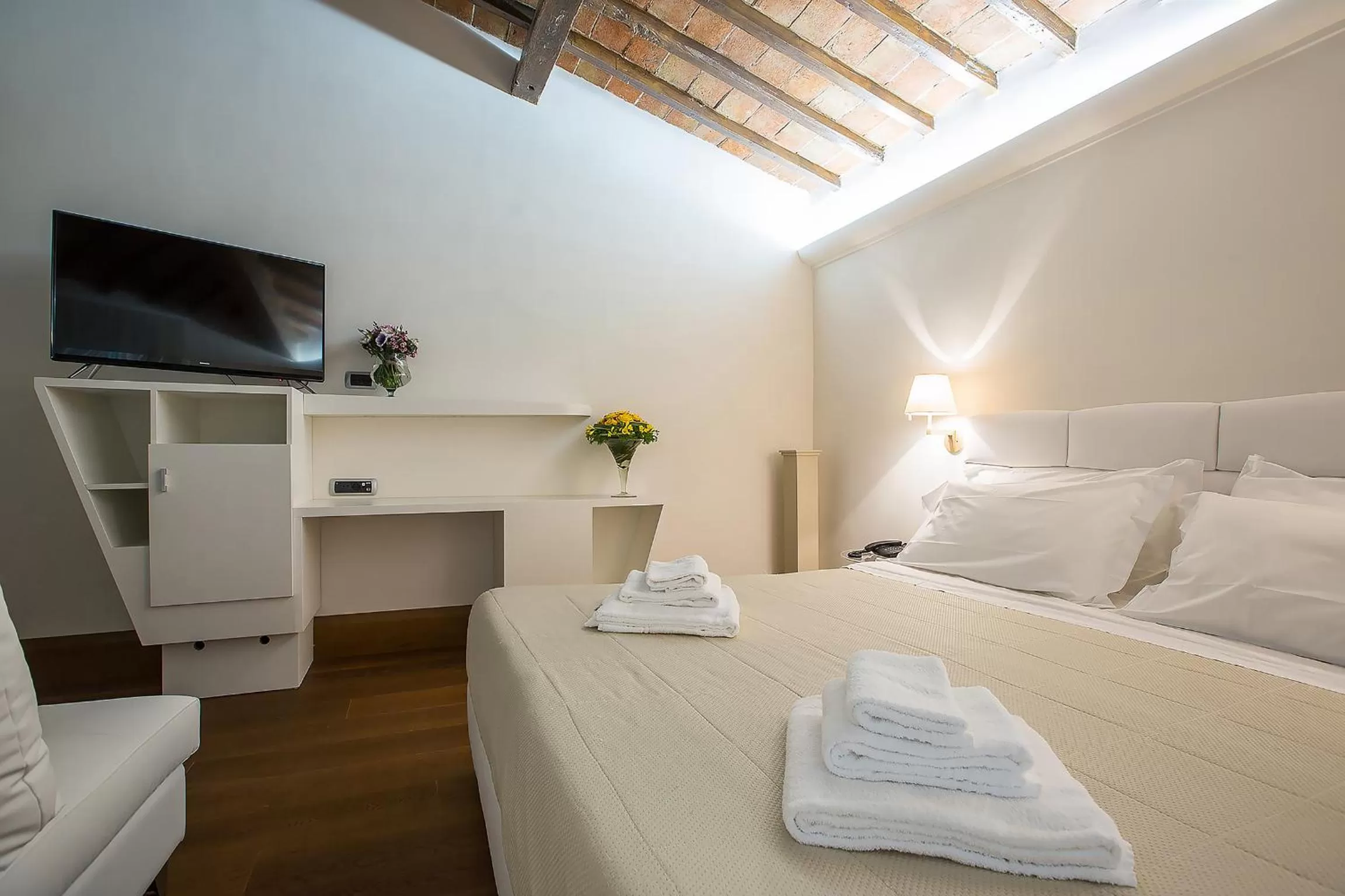 Bedroom, Bed in Relais Hotel Centrale "Dimora Storica"