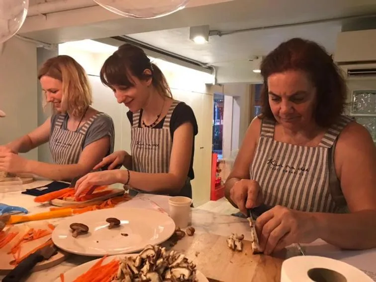 Kinnon Deluxe Hostel Coworking Cafe