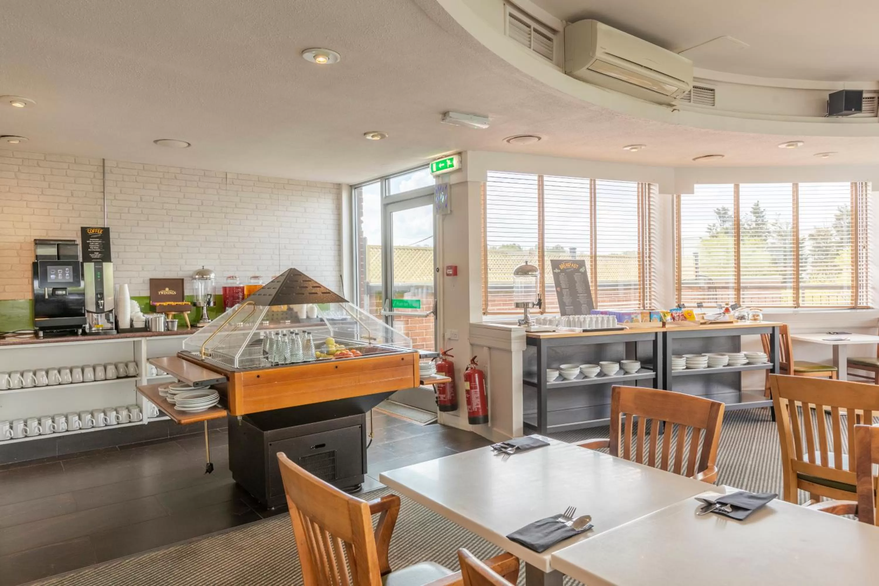 Breakfast in Holiday Inn Basildon by IHG