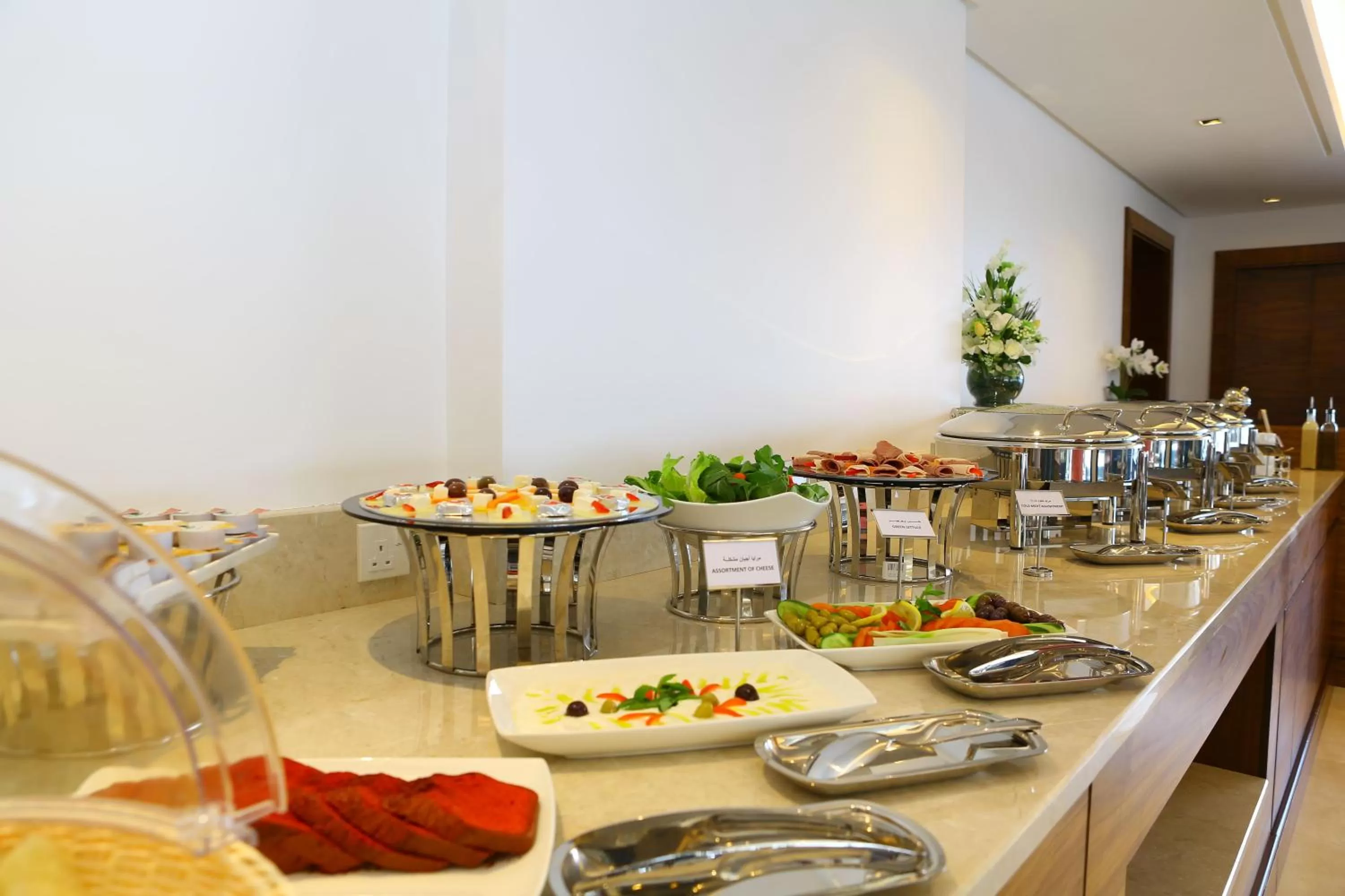 Breakfast in Weekend Hotel Sari