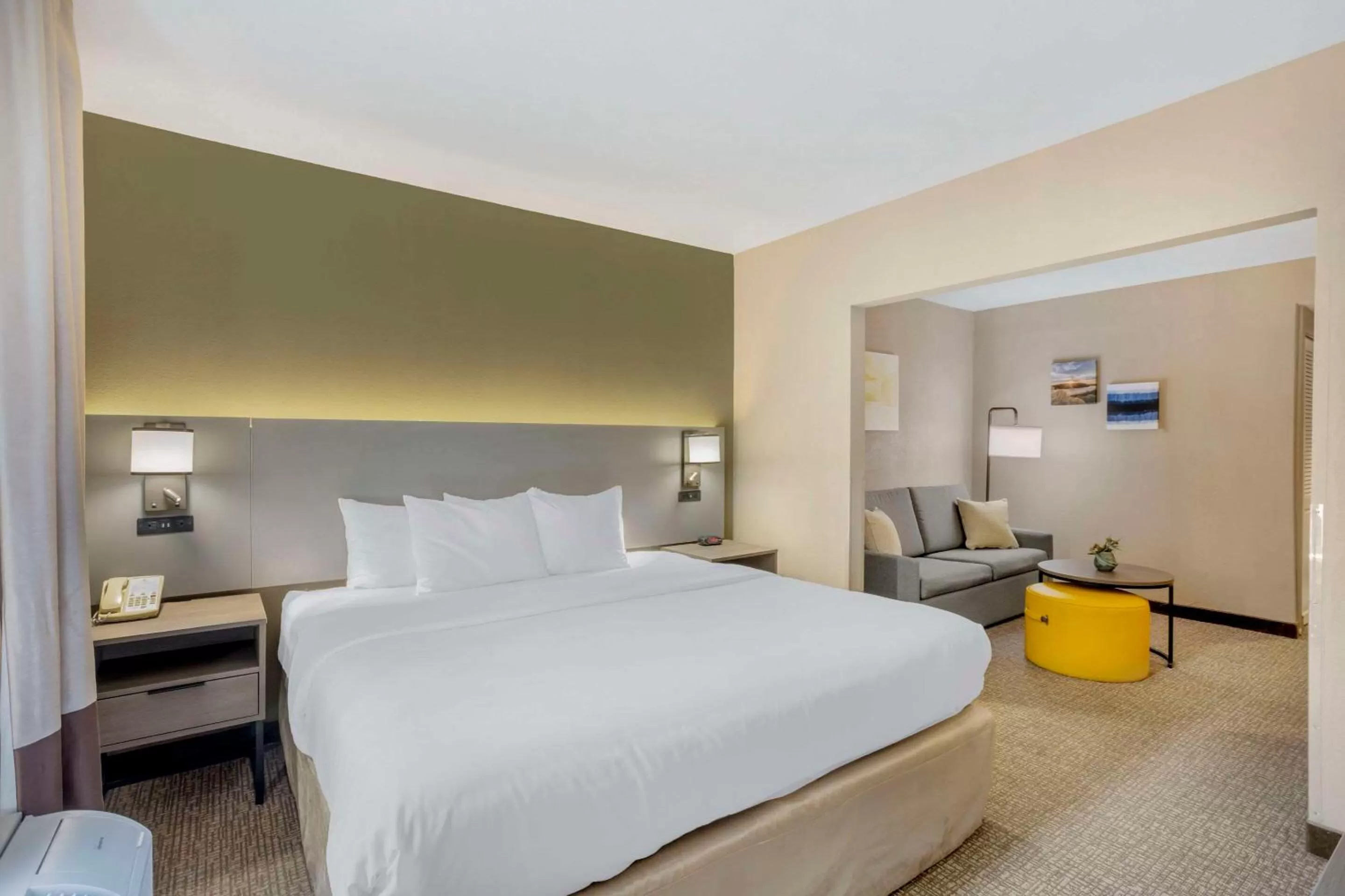 Bedroom, Bed in Comfort Inn Huntingdon