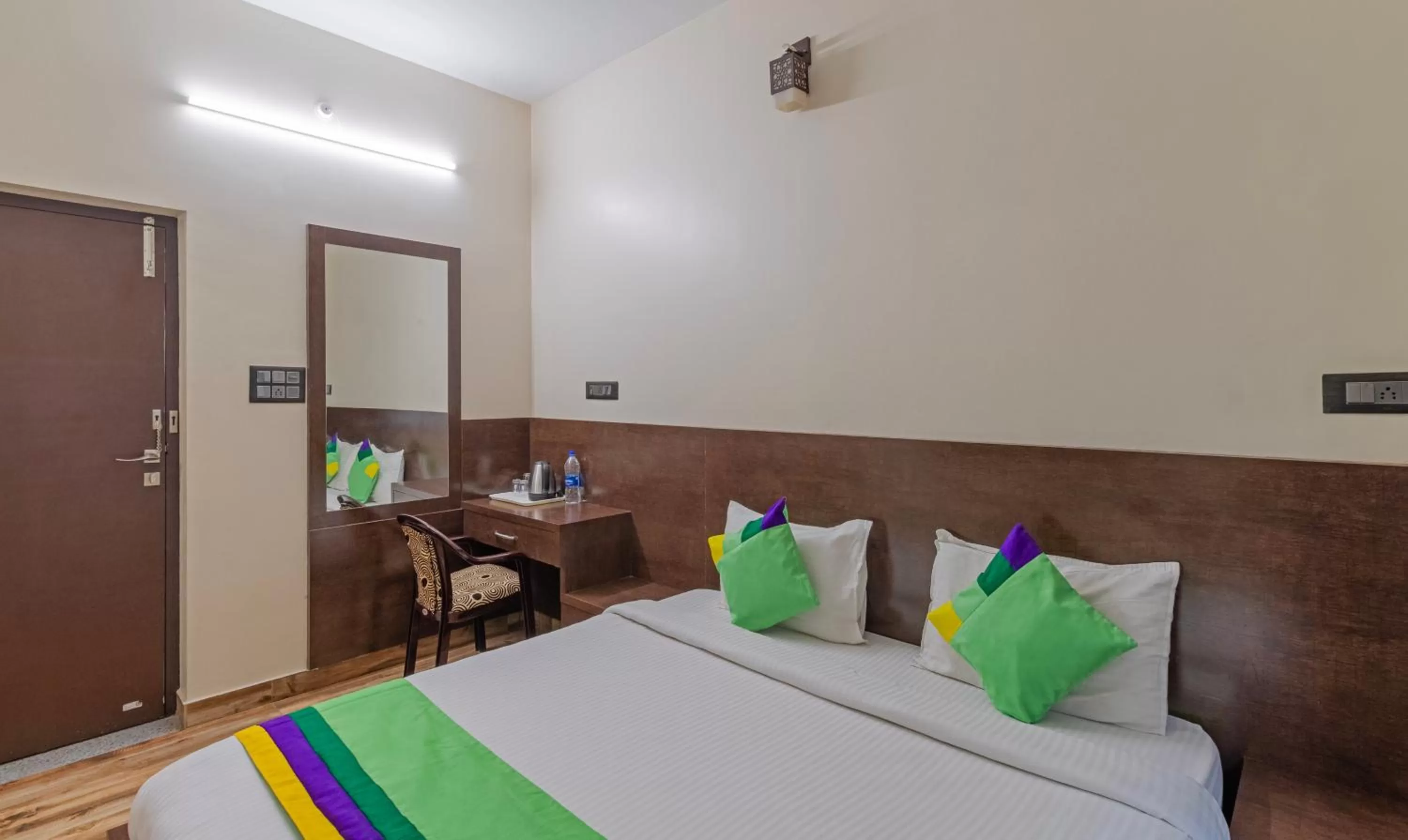 Bed in Treebo Pranav Park