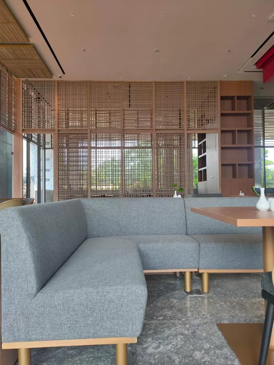 Restaurant/places to eat in Ra Suites Simatupang