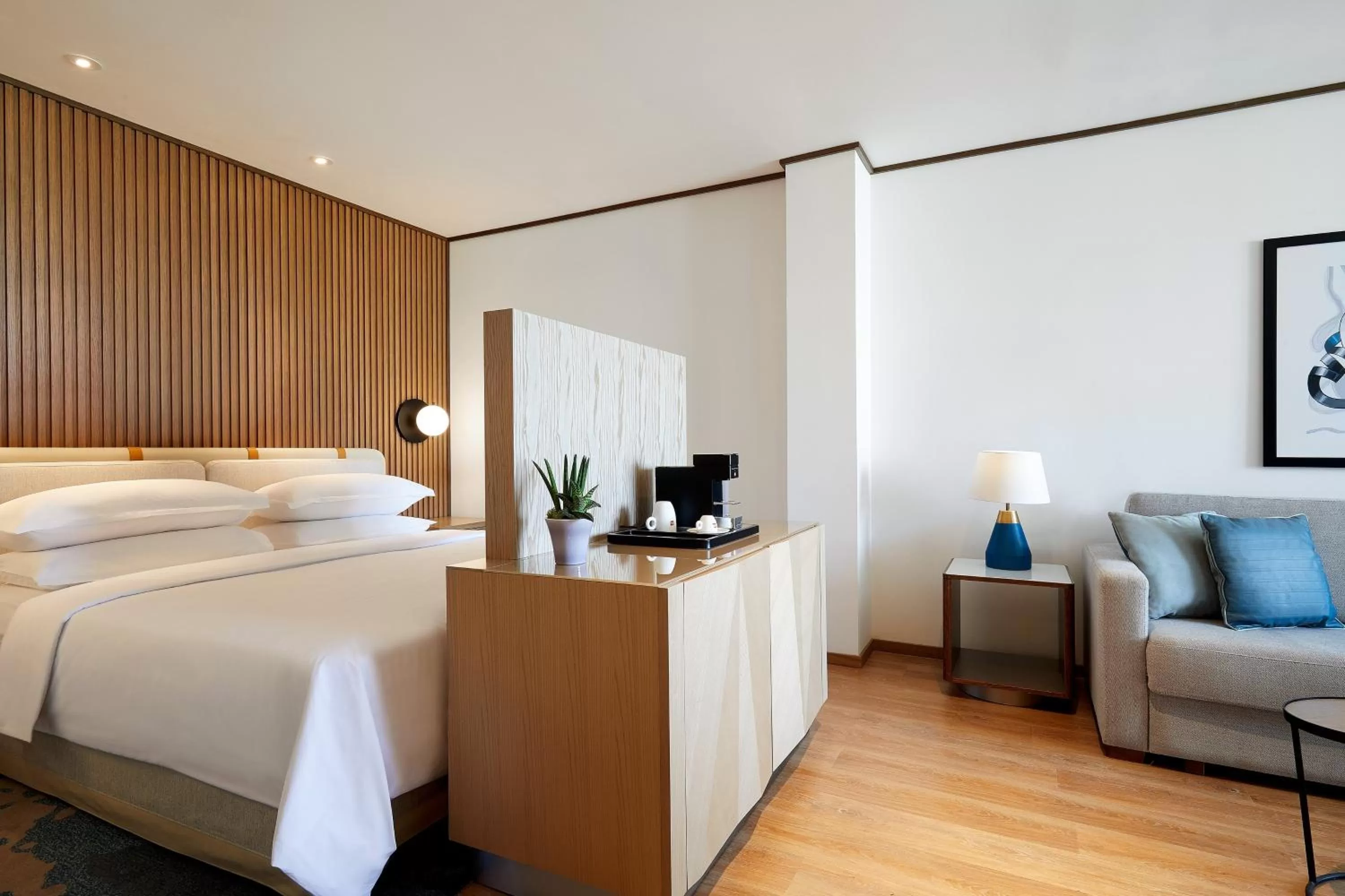 Bedroom, Bed in Sheraton Grand Tel Aviv