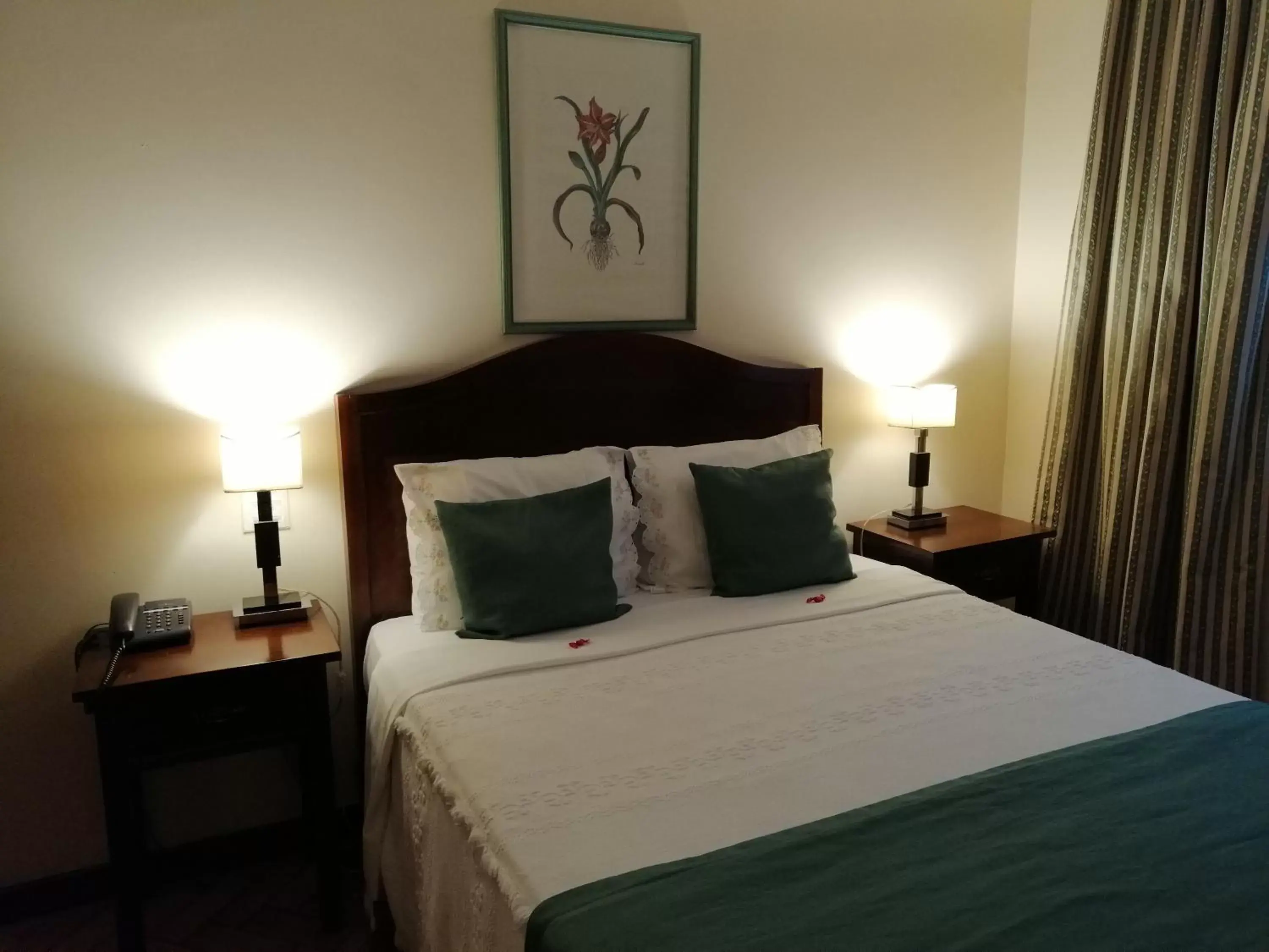 Budget Single Room in Vera Cruz Porto Downtown Hotel Budget Single Room in Vera Cruz Porto Downtown Hotel